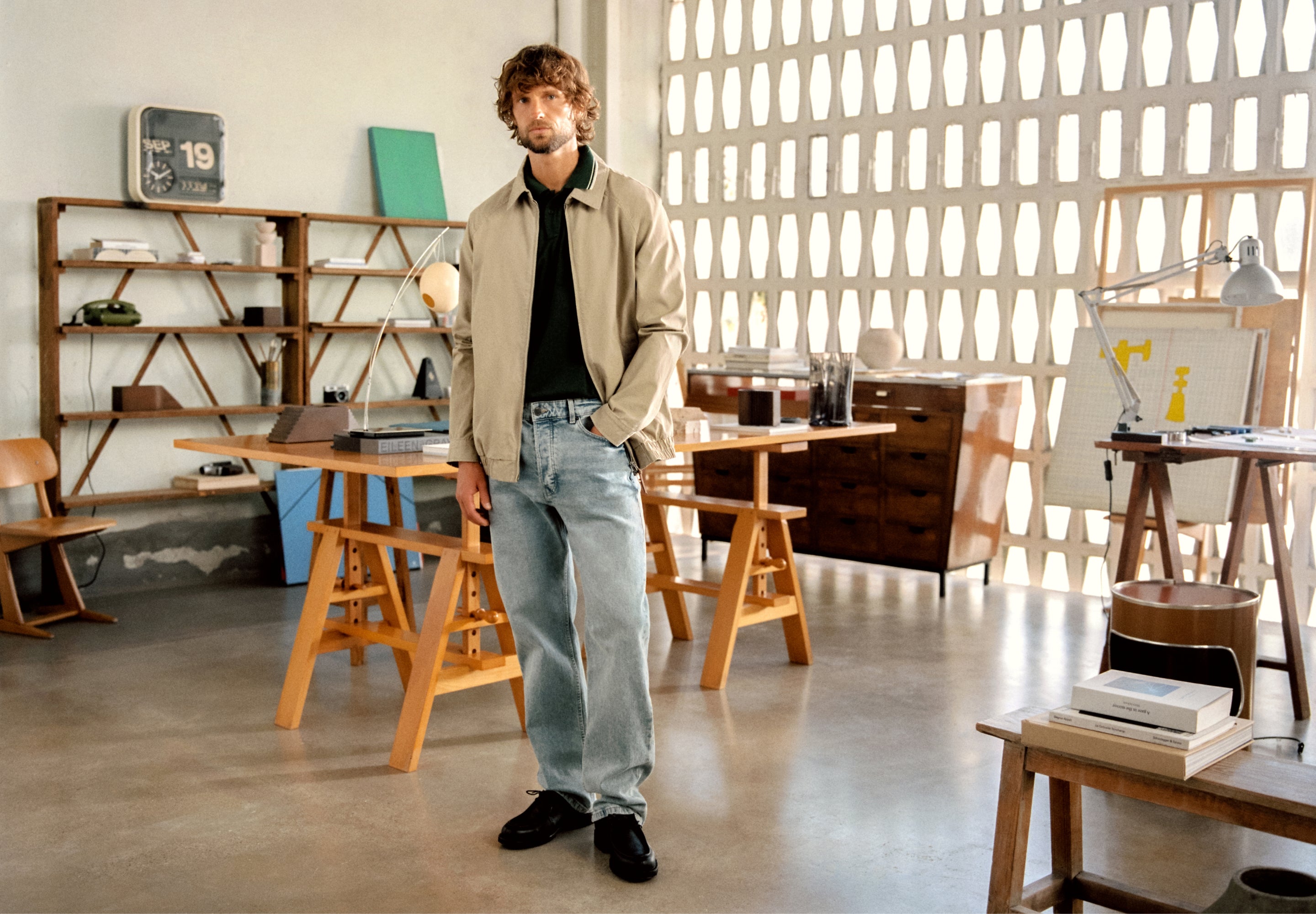 070925_des_backtooffice_man_20