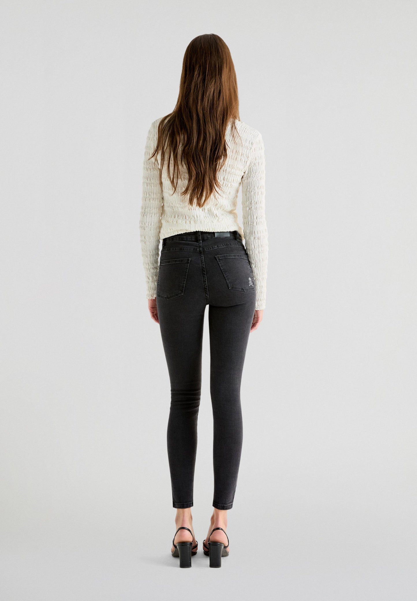 SKINNY JEANS WITH STUDS