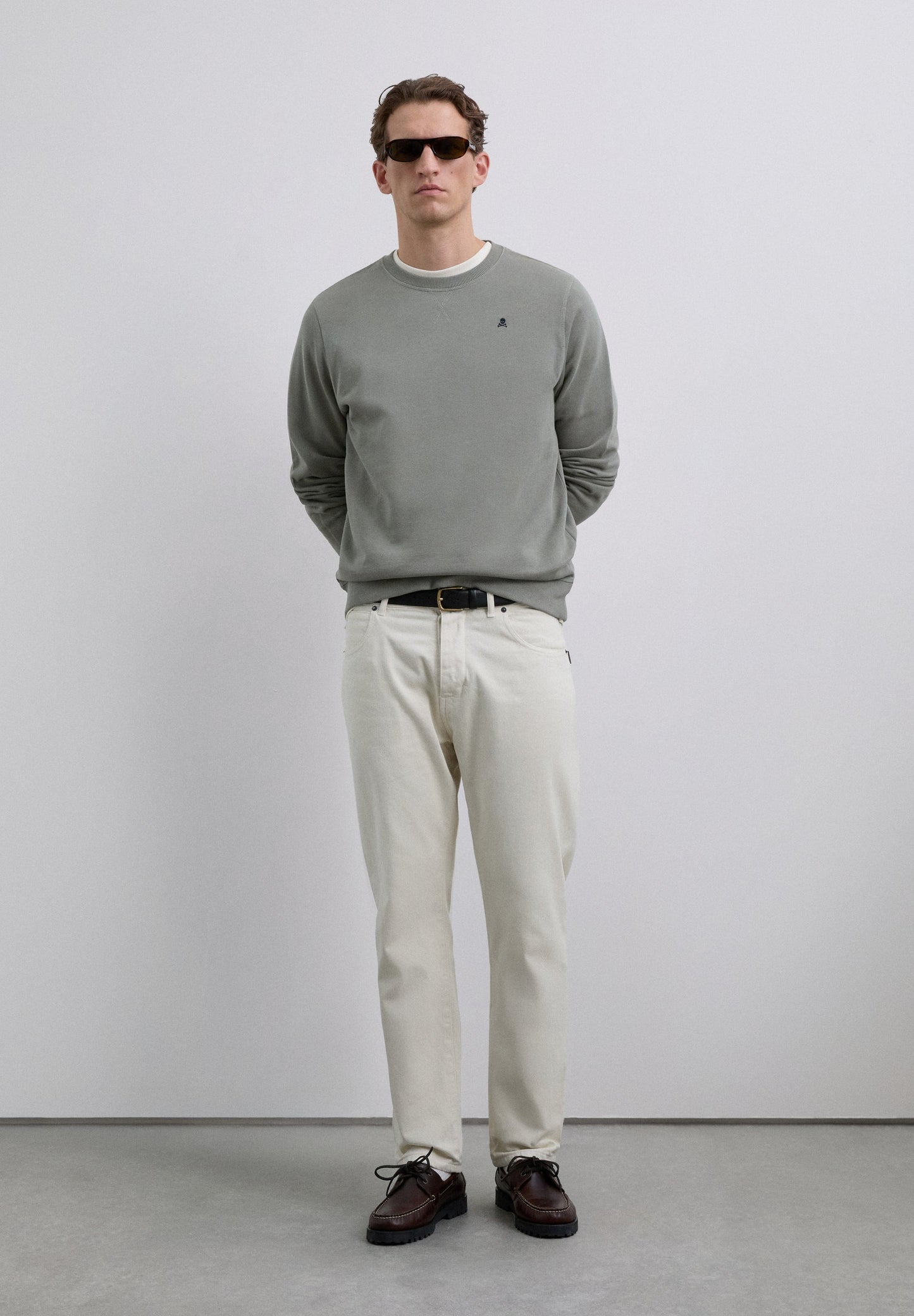 SUDADERA BÁSICA BORDADA CONTRASTE - Scalpers