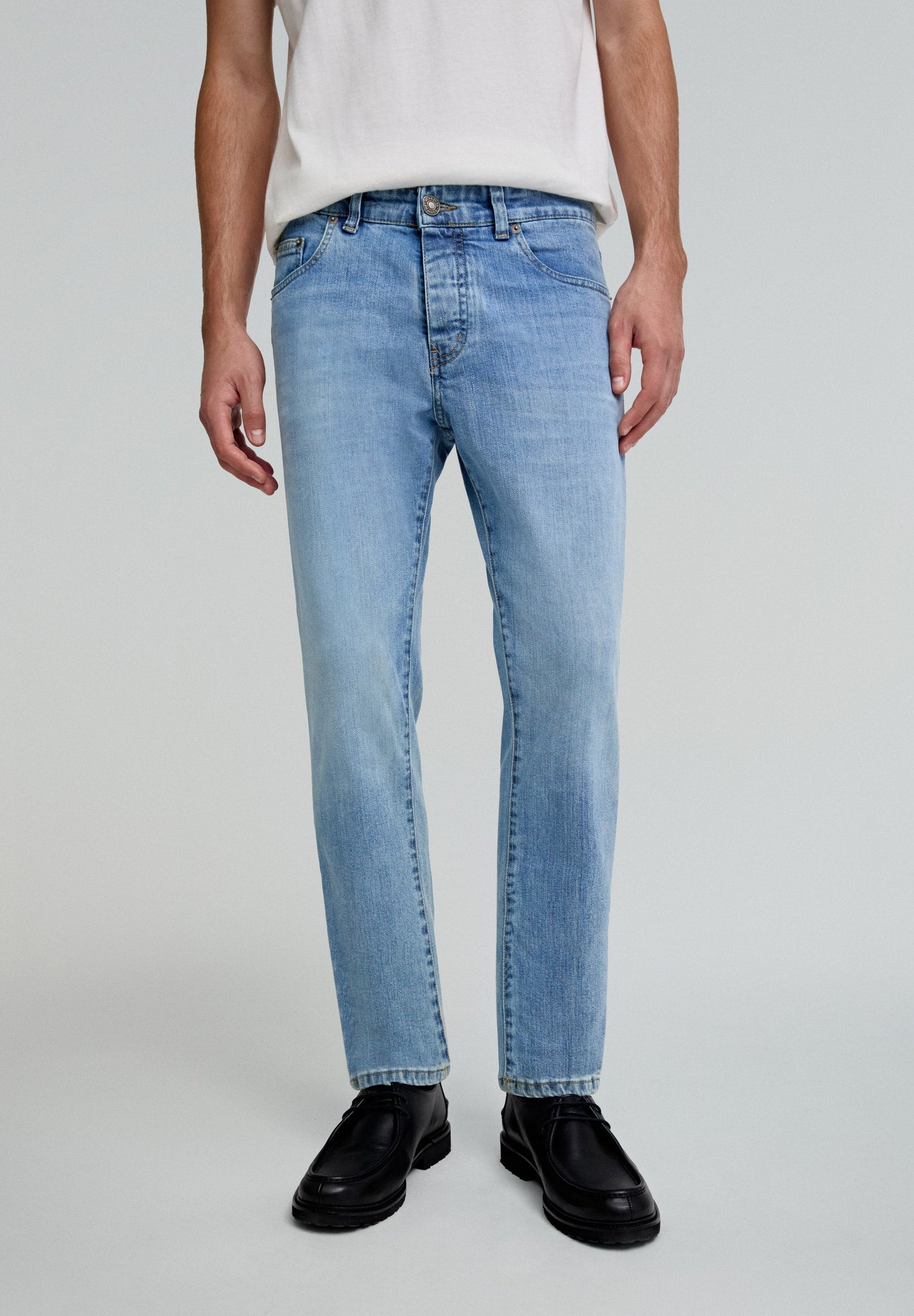 JEANS BASIQUE COUPE SLIM