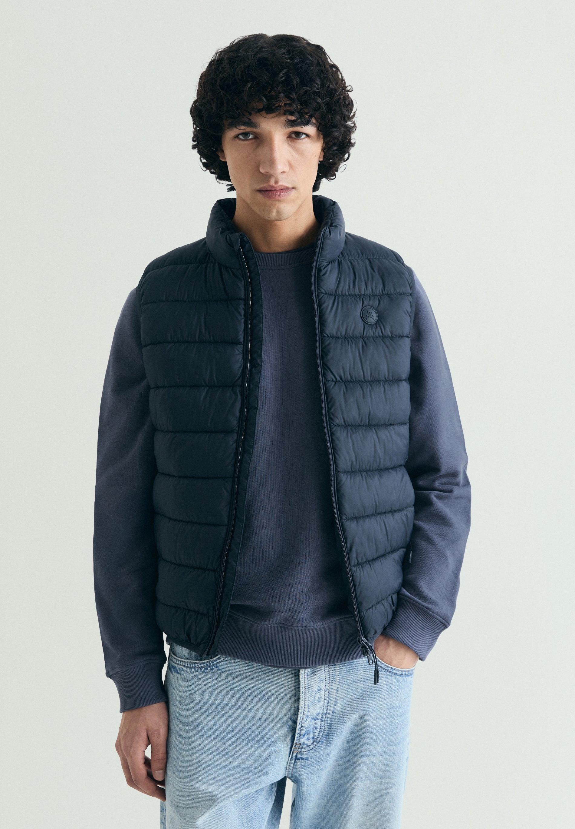 VESTE SANS MANCHES MATELASSÉE SKULL