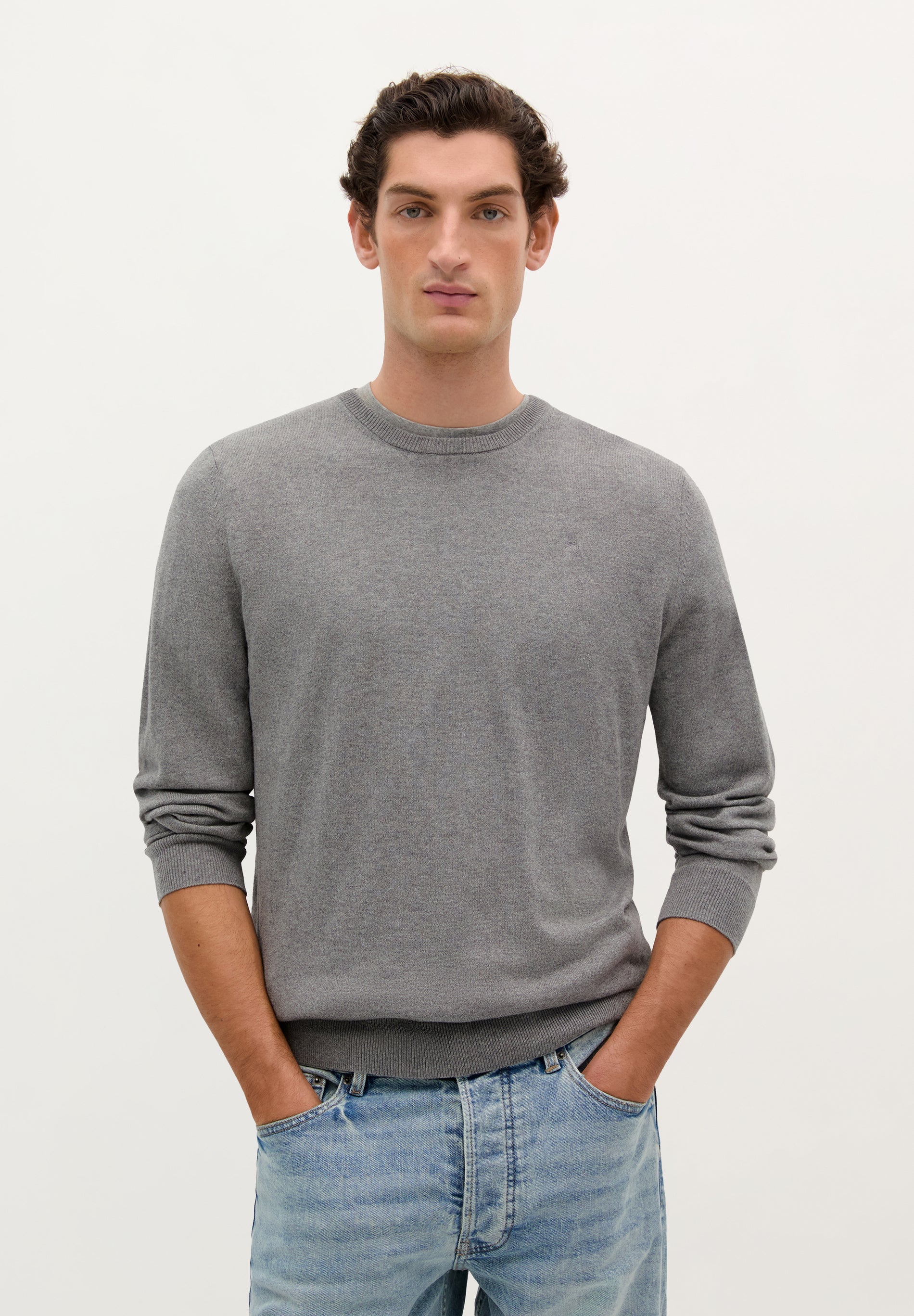 ROUND NECK SWEATER WITH SKULL
