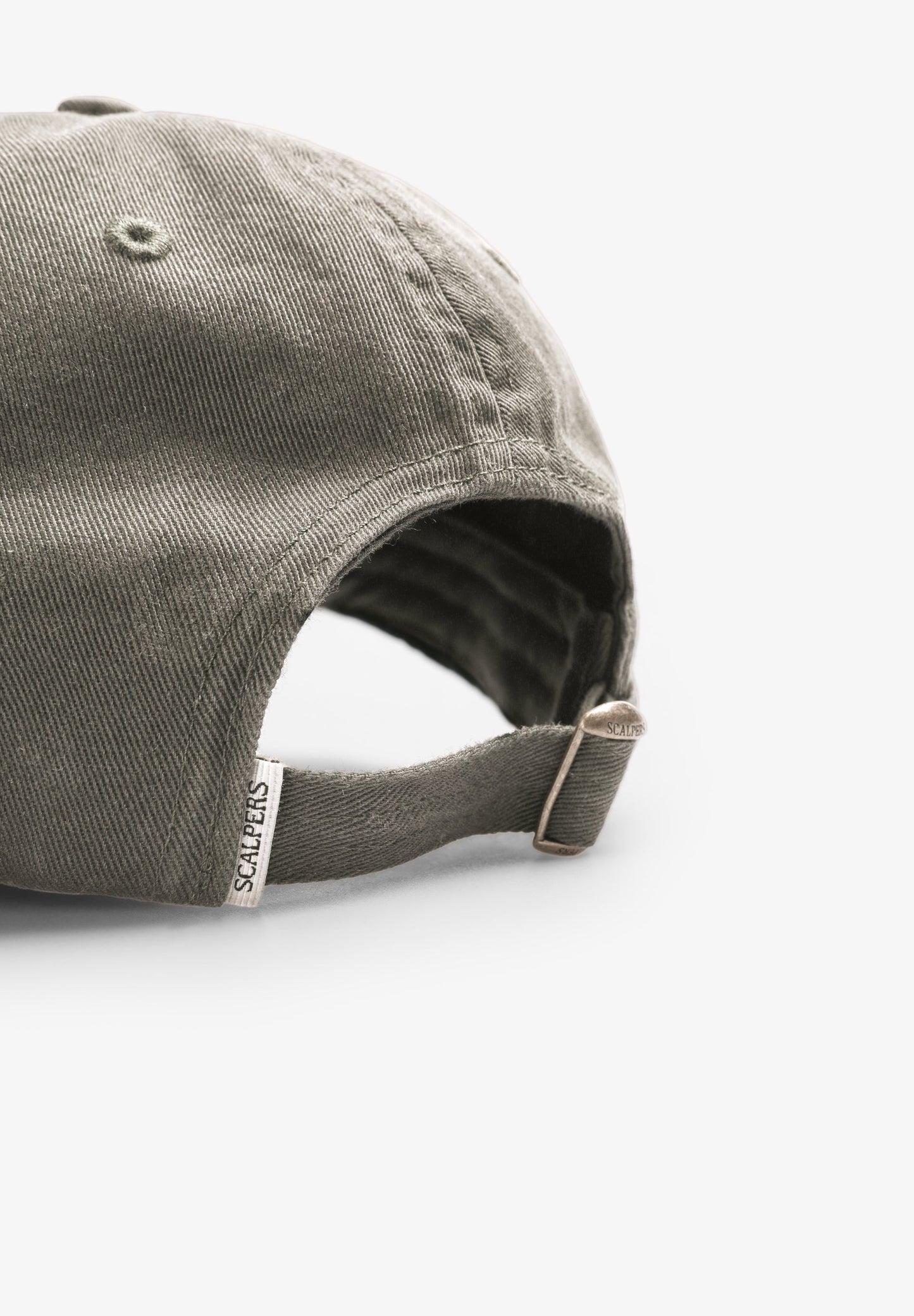 GORRA CALAVERA BORDADA