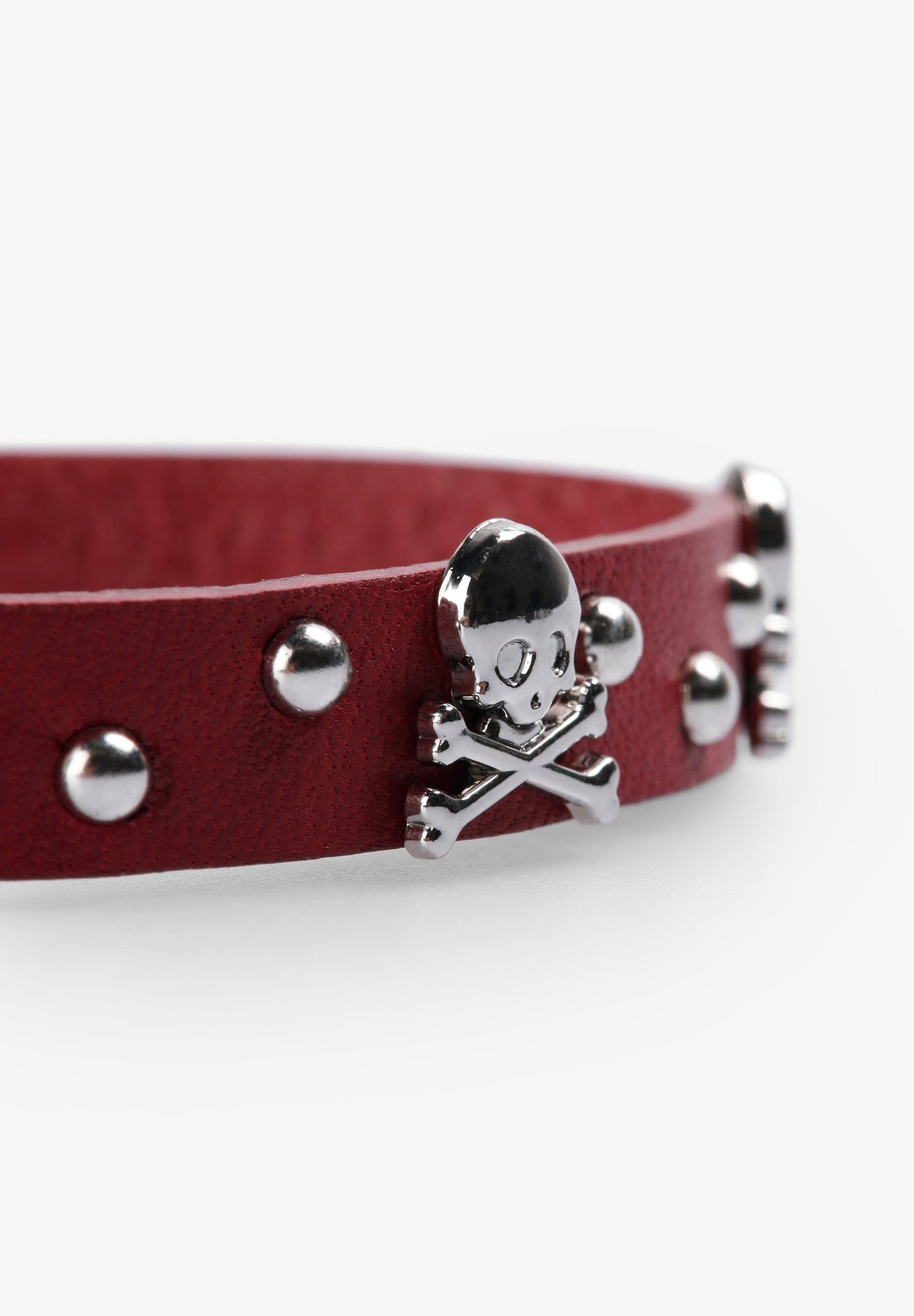 ARMBAND DOODSKOPJES EN STUDS