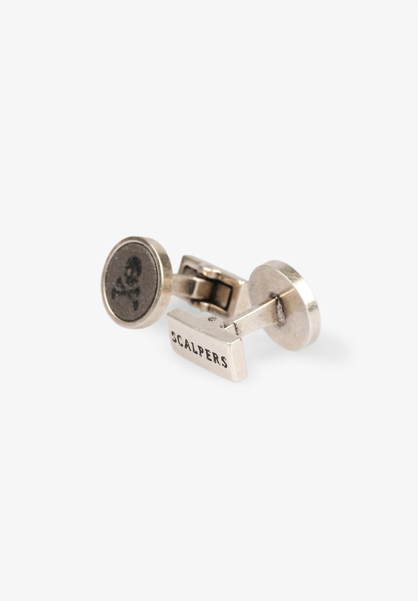 CUFFLINKS WITH CONTRAST SKULL