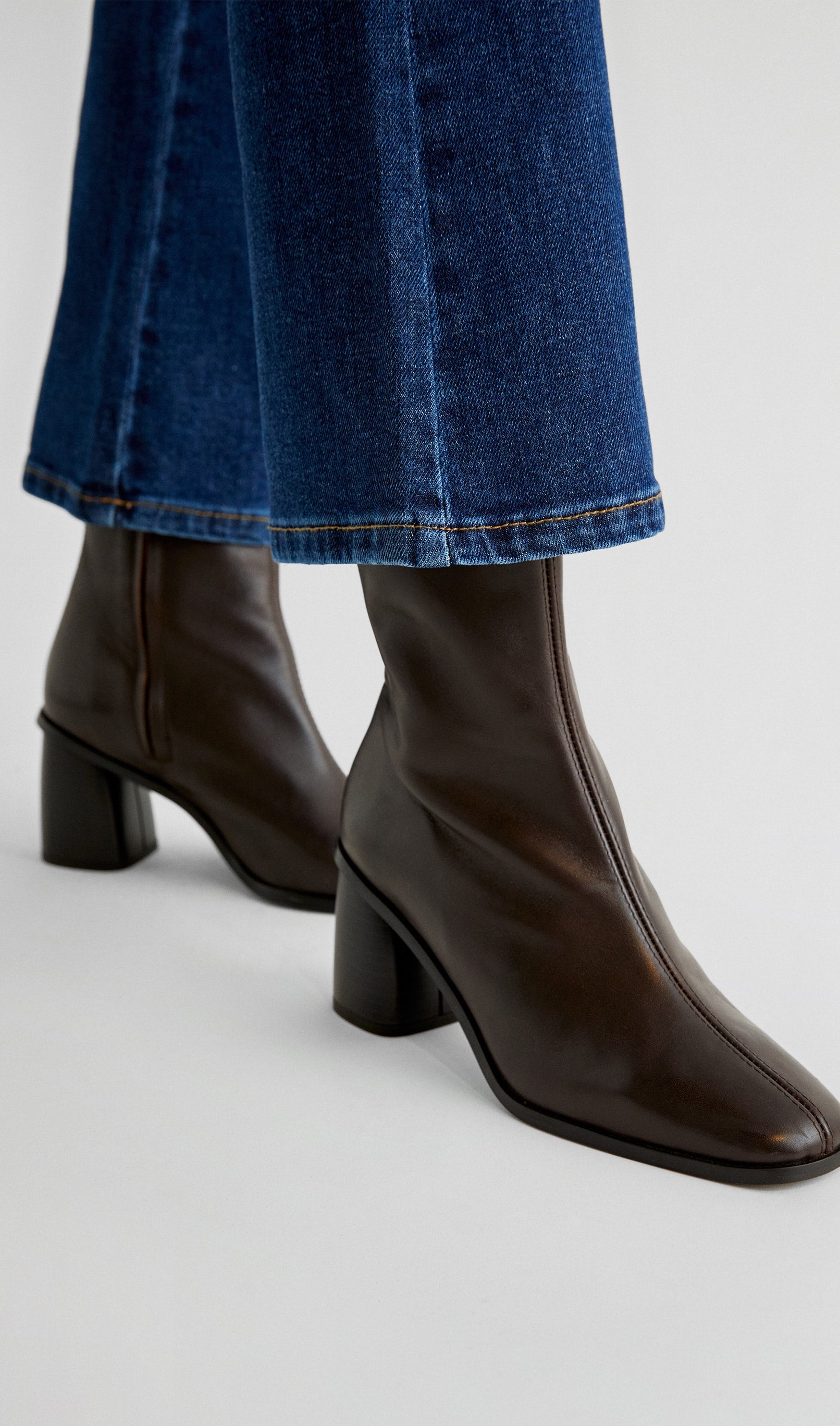 SOFT TIGHT ANKLE BOOTS