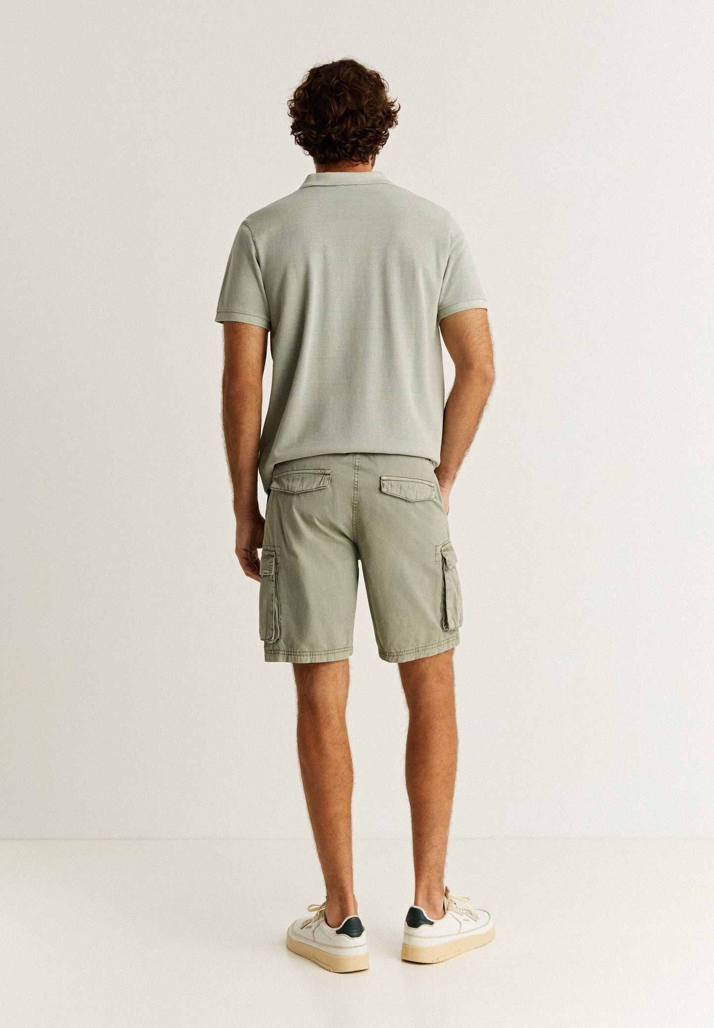 CARGO BERMUDA SHORTS WITH POCKETS