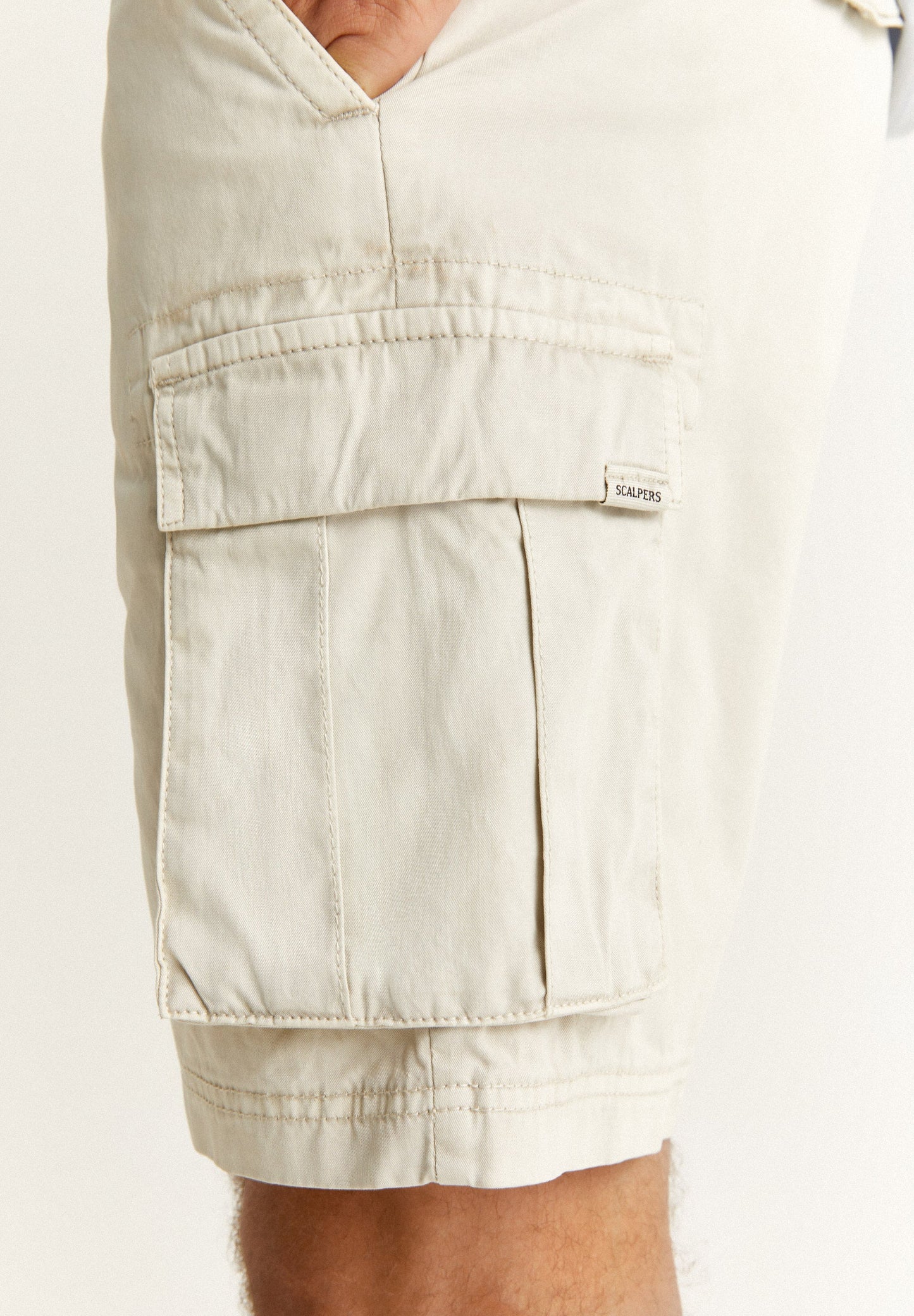 CARGO BERMUDA SHORTS WITH POCKETS