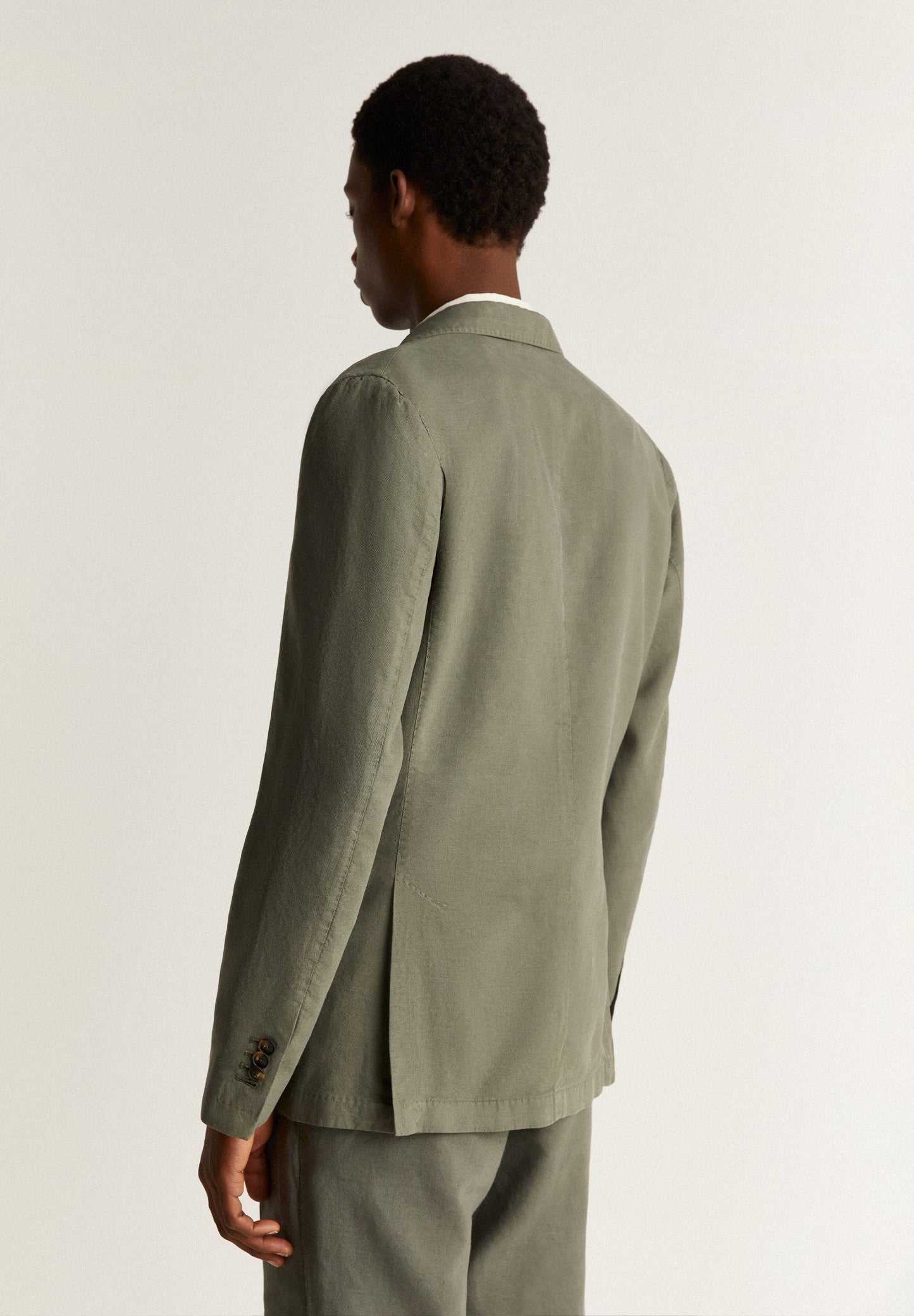 LIGHTWEIGHT LINEN BLAZER