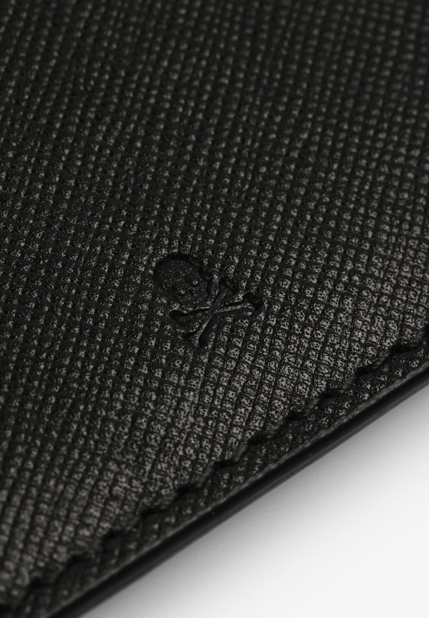 TARJETERO PIEL CALAVERA GRABADA