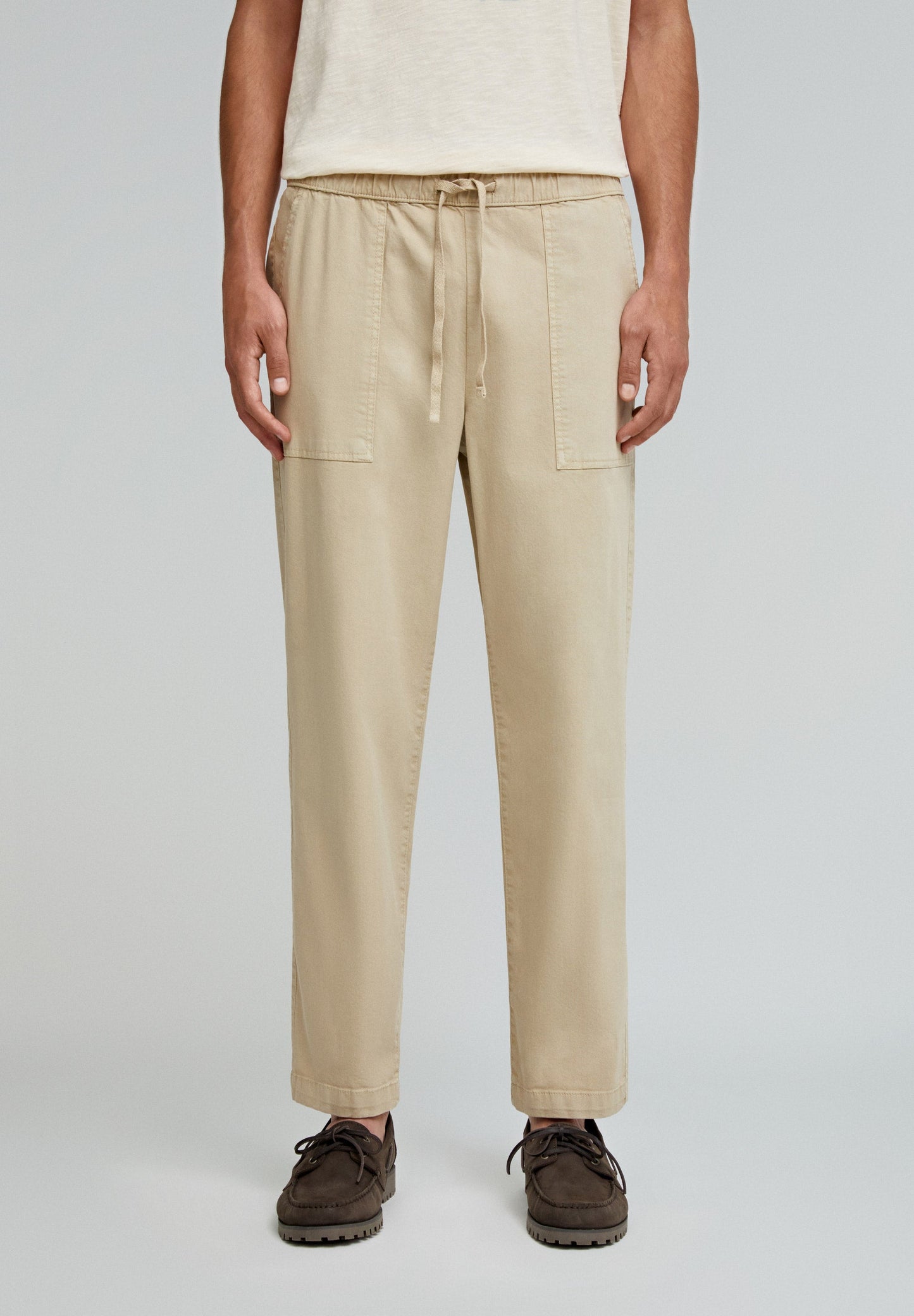 PANTALON COUPE RELAX AVEC CEINTURE ÉLASTIQUE