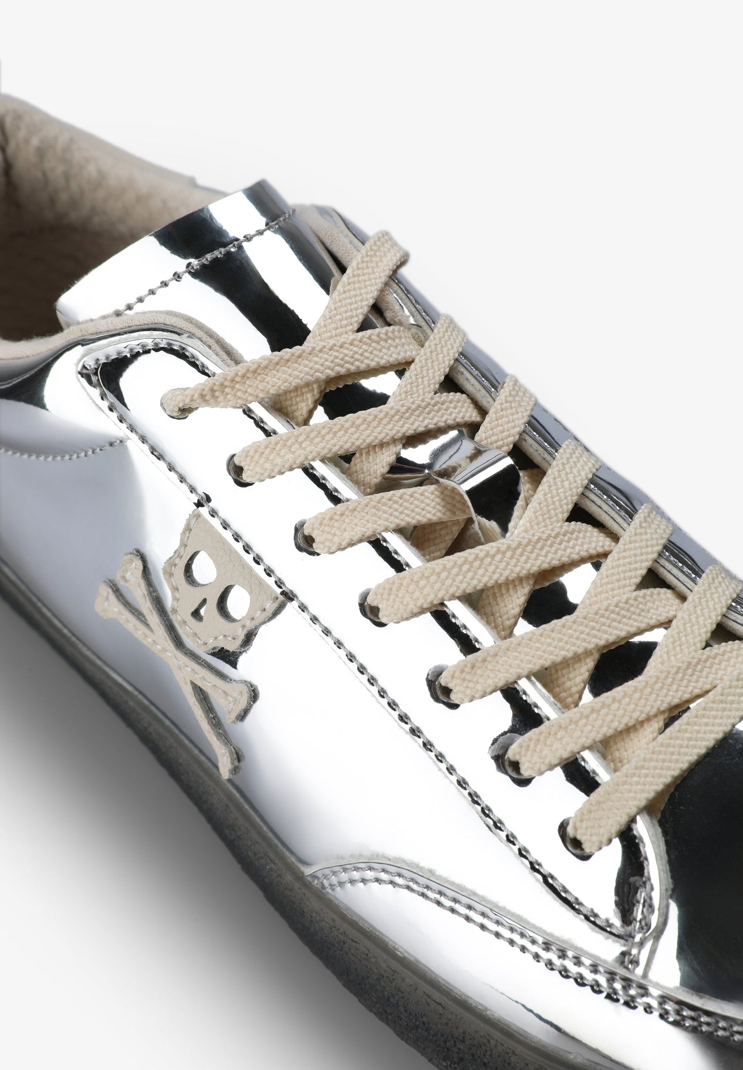 SNEAKERS METALIZADAS CALAVERA - Scalpers