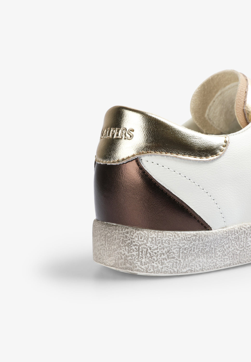 SNEAKERS BAJAS DETALLE METALIZADO - Scalpers