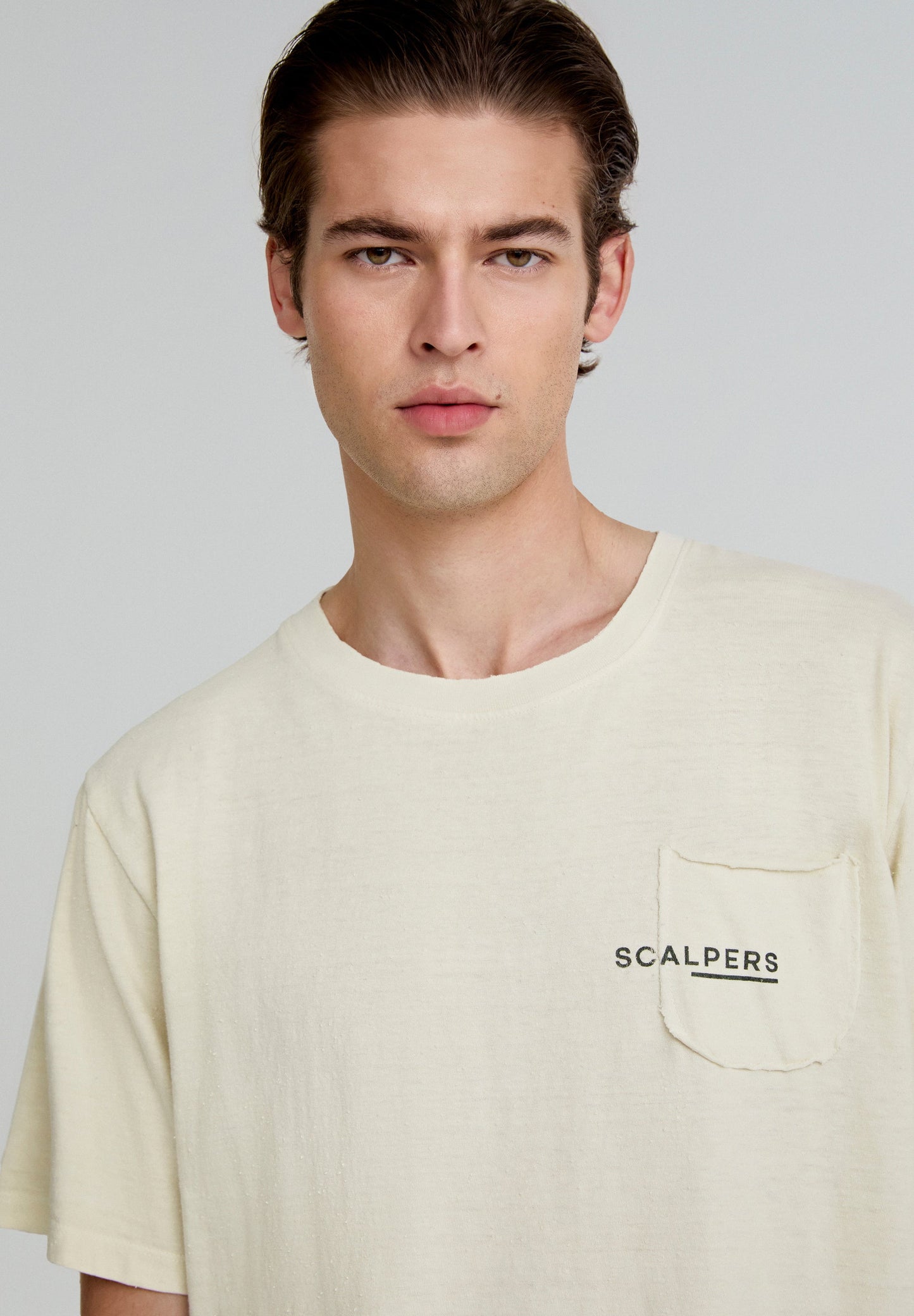 T-SHIRT WITH LOGO POCKET