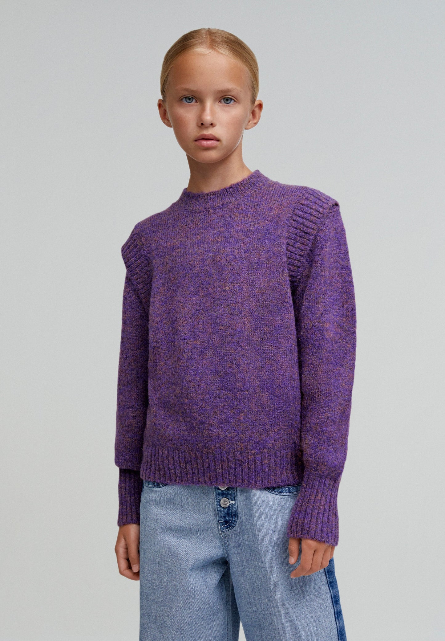 SWEATER WITH DETAIL ON SHOULDERS