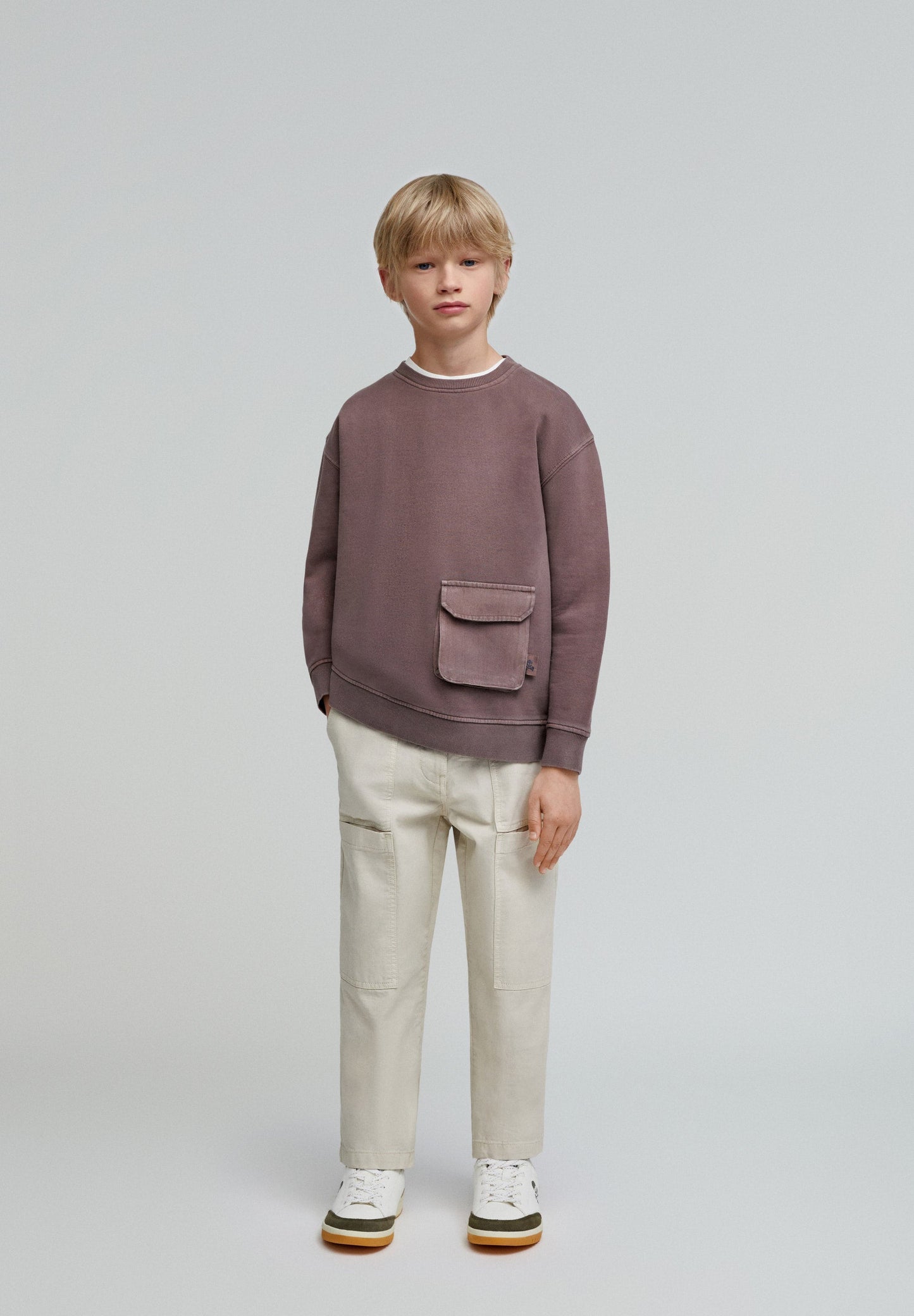 SWEATSHIRT WITH CARGO-STYLE POCKET