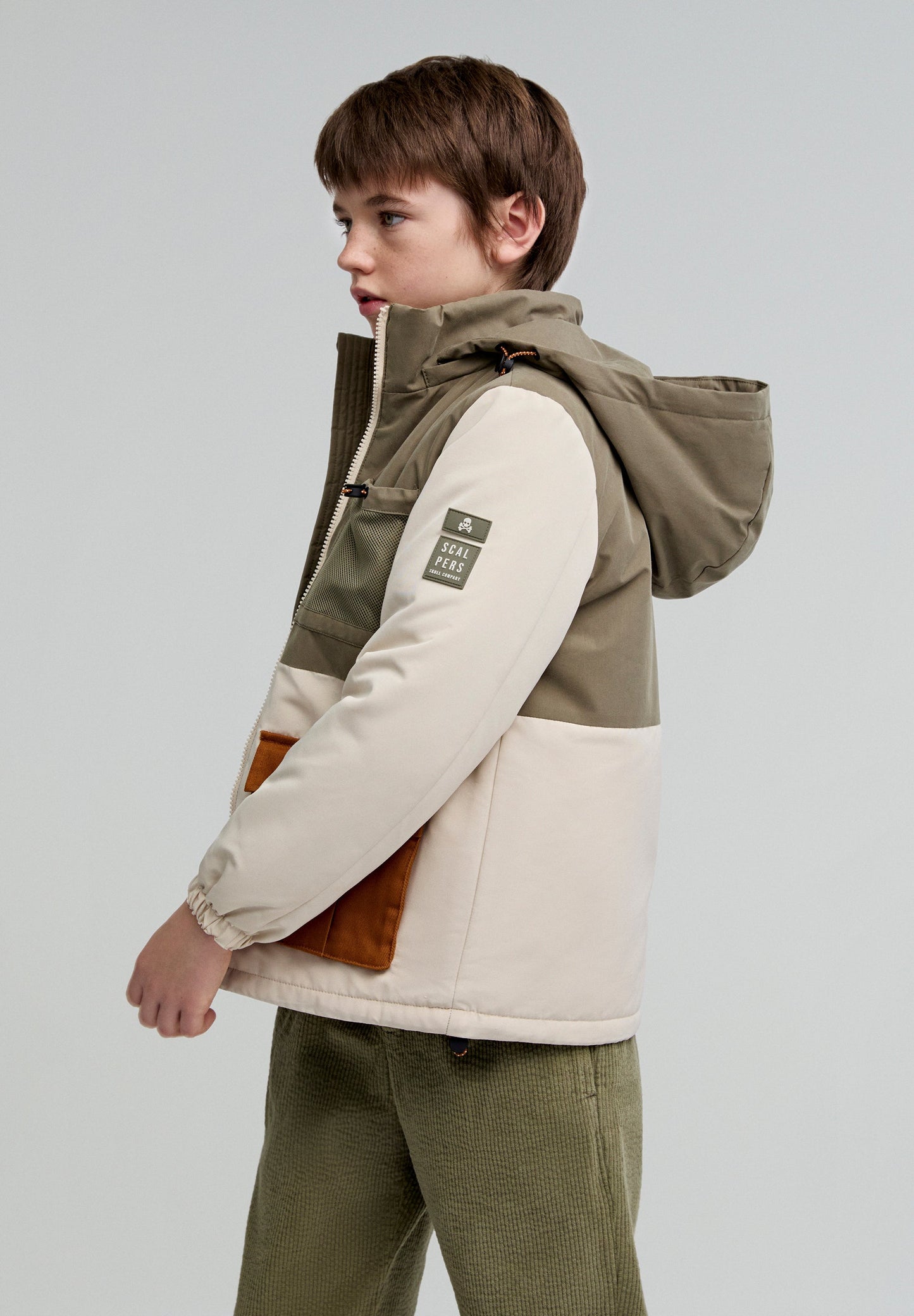 THREE-TONE COLOUR BLOCK JACKET