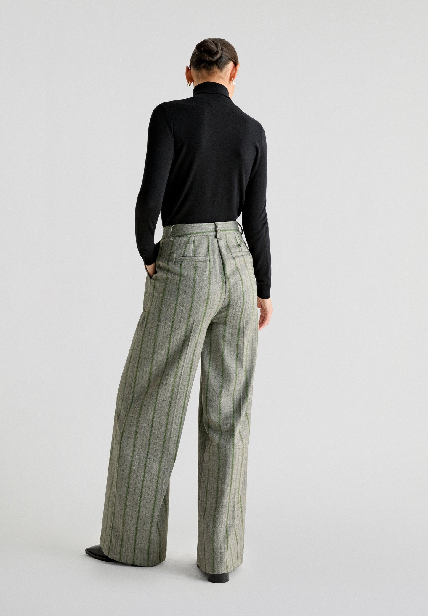 WIDE LEG TROUSERS WITH DARTS