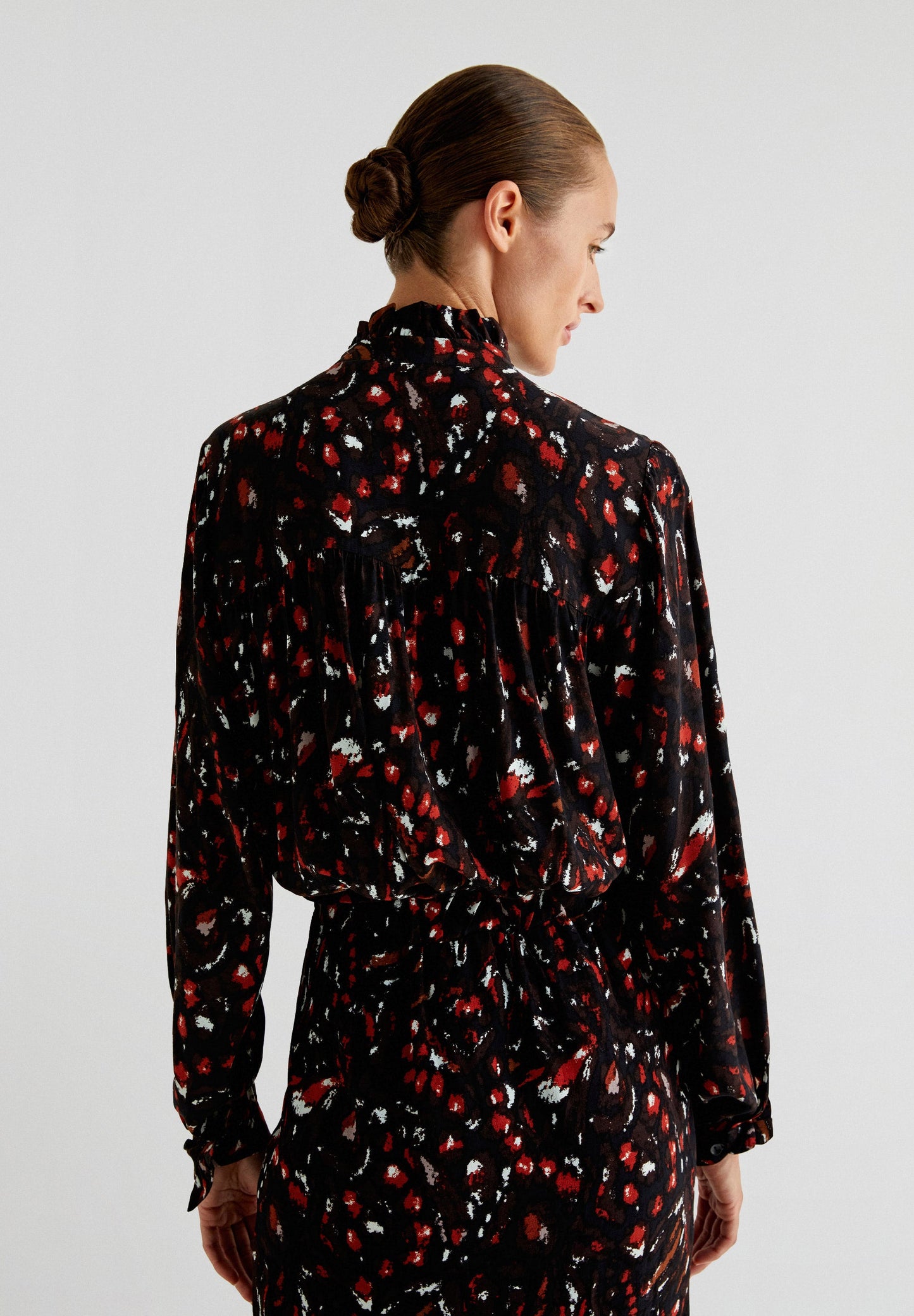 BLOUSE À ENCOLURE FRONCÉE