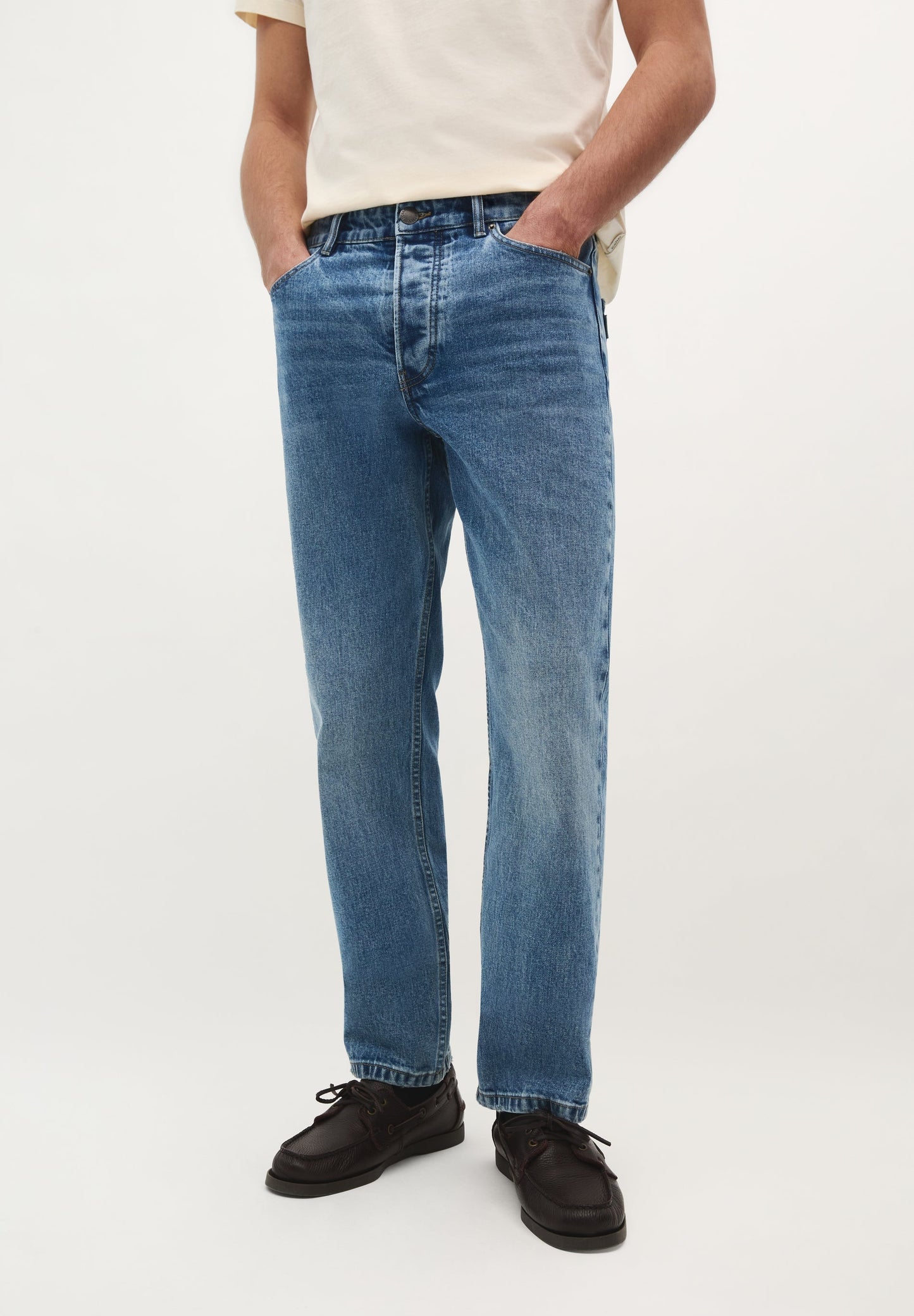 REGULAR FIT JEANS