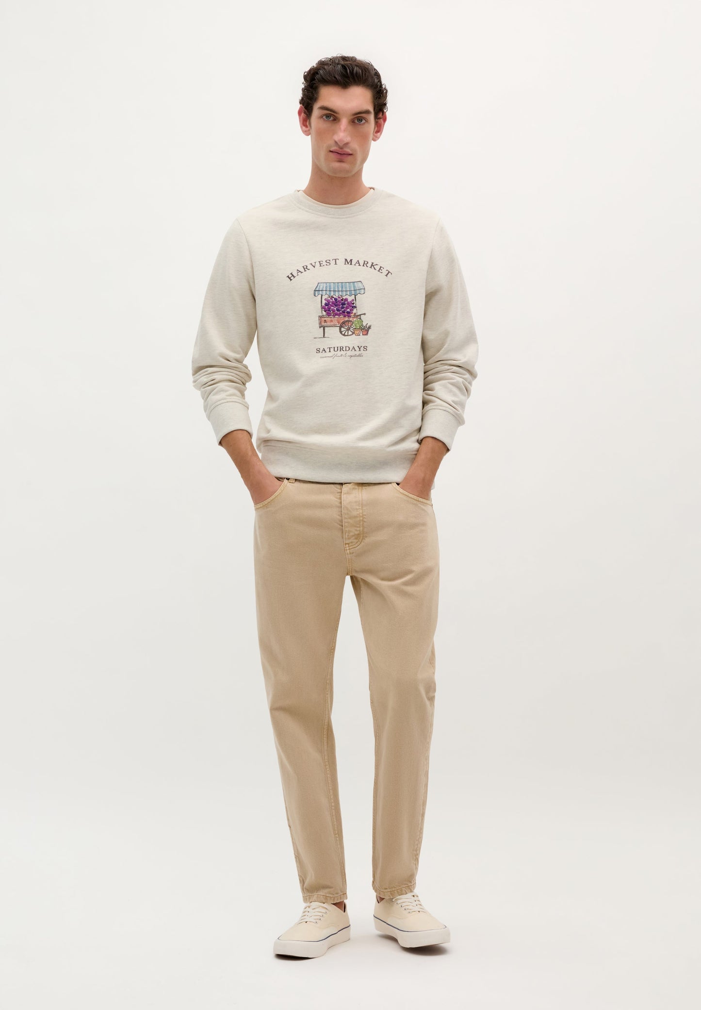 SWEATSHIRT WITH EMBROIDERED MOTIFS