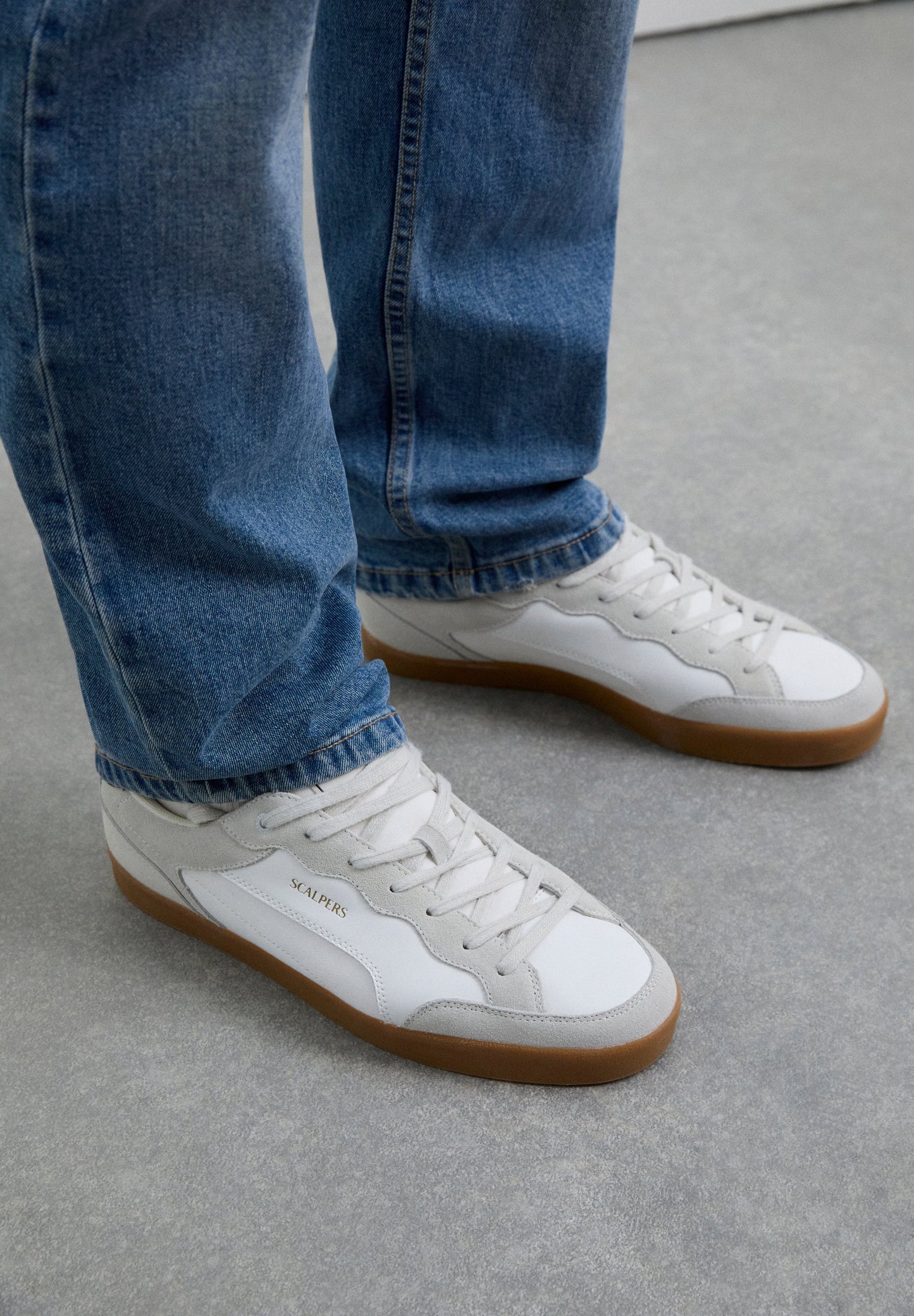 LAGE SNEAKERS SUÈDE DETAILS