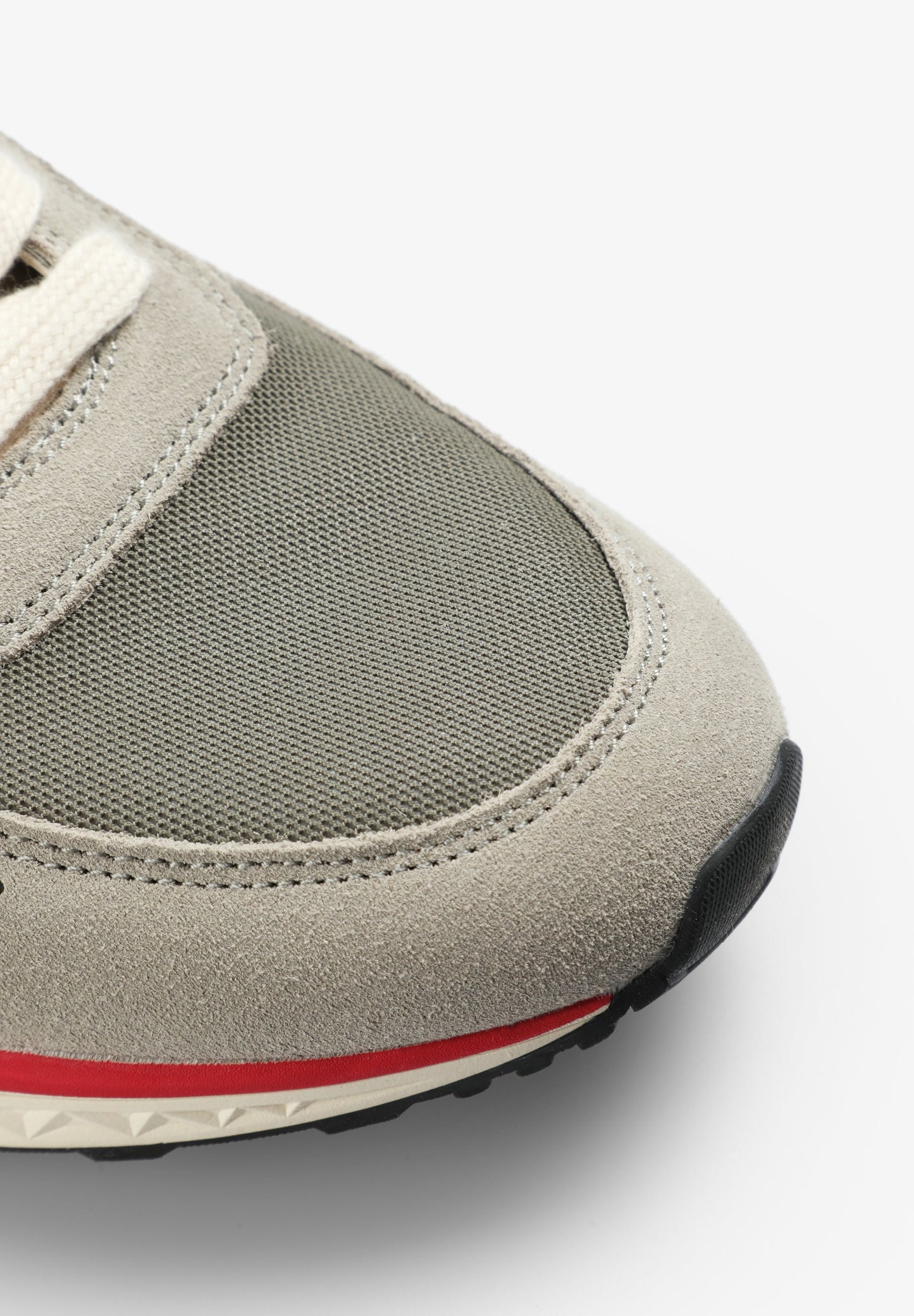 SKULL SNEAKERS WITH CONTRAST DETAIL