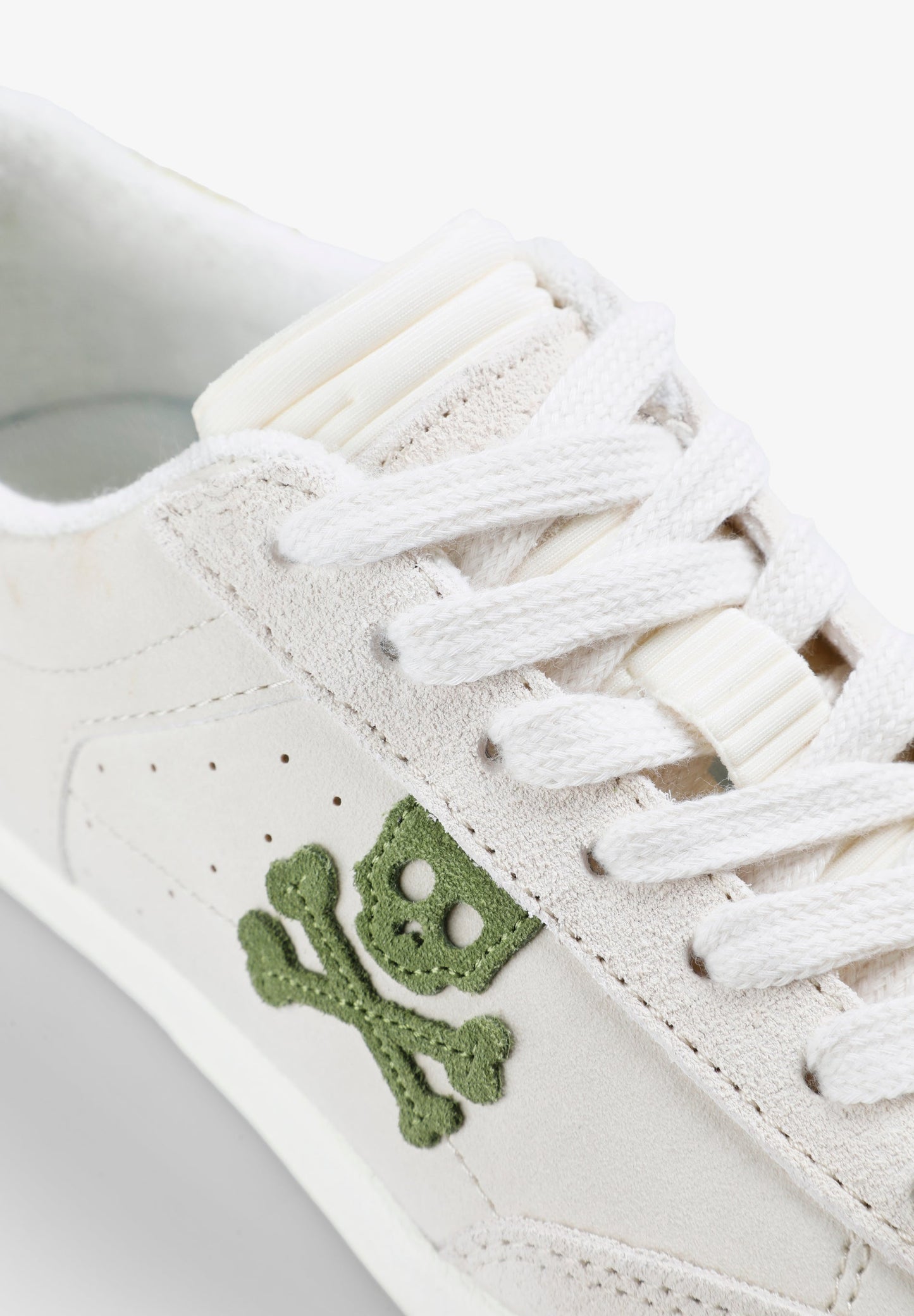 LAGE SNEAKERS DOODSHOOFD ZIJKANT