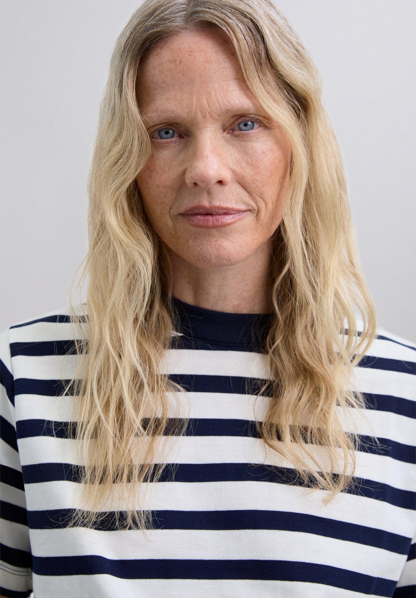 REGULAR FIT STRIPED T-SHIRT