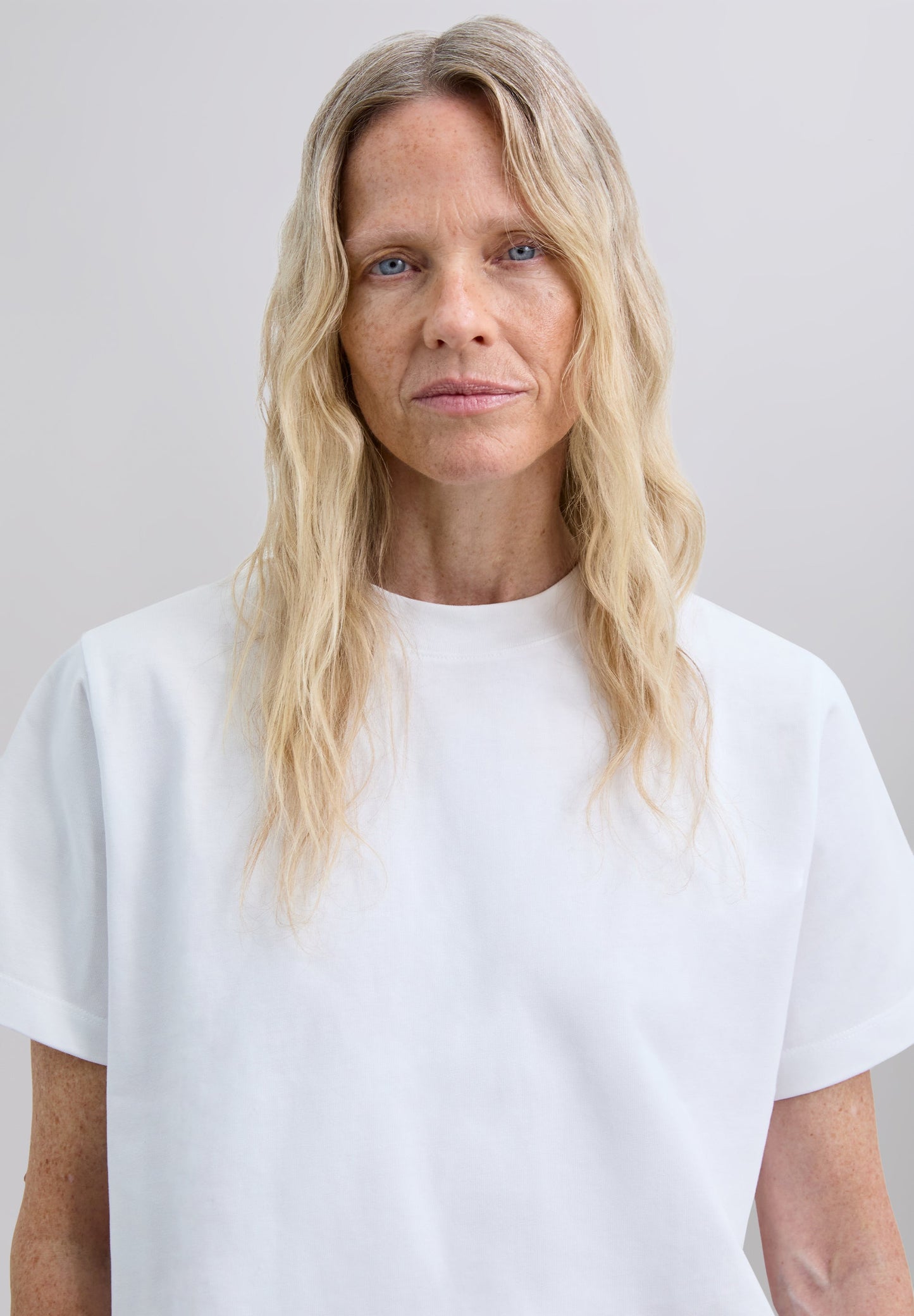 REGULAR FIT BASIC T-SHIRT