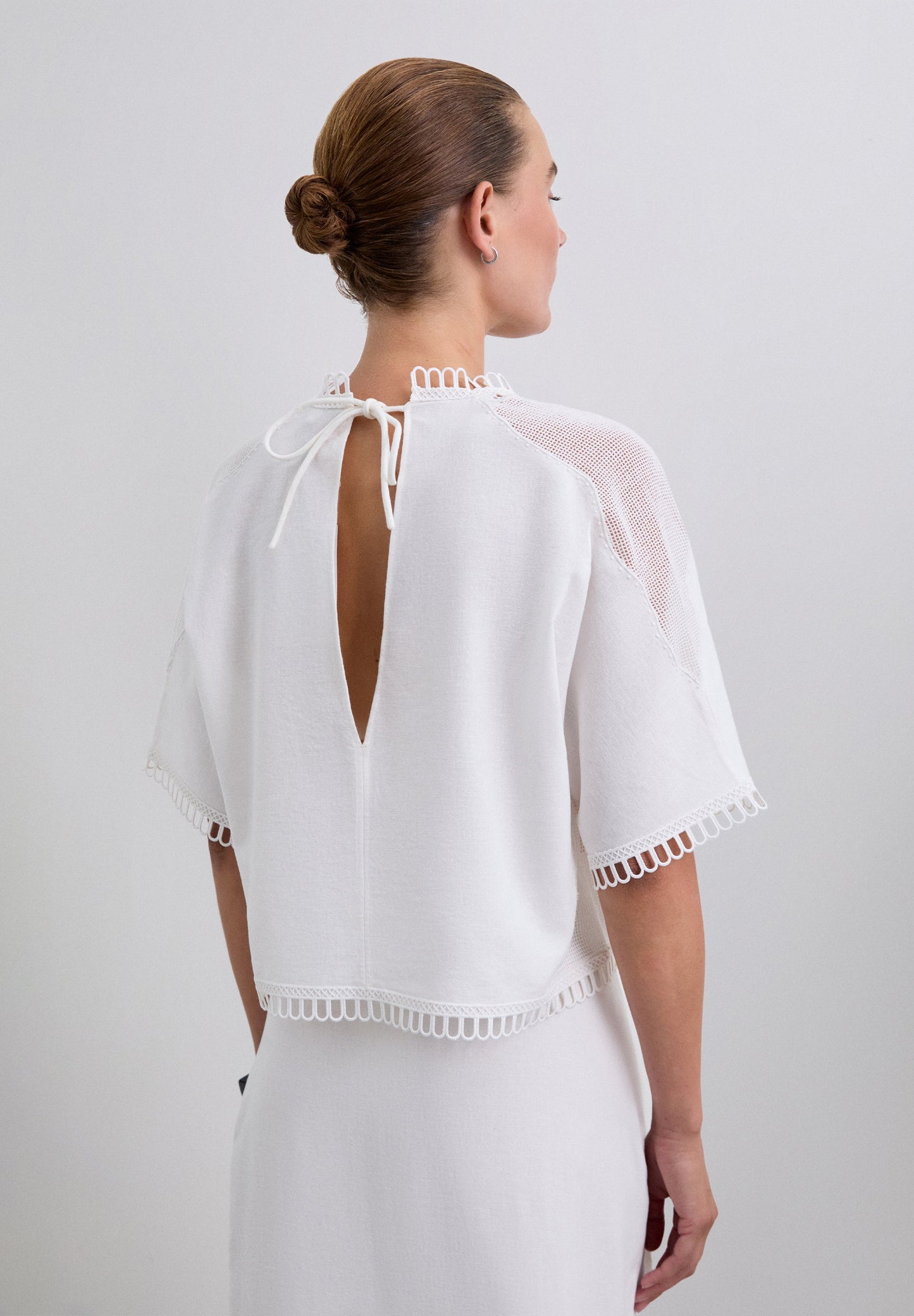 BLOUSE WITH LACE DETAILS