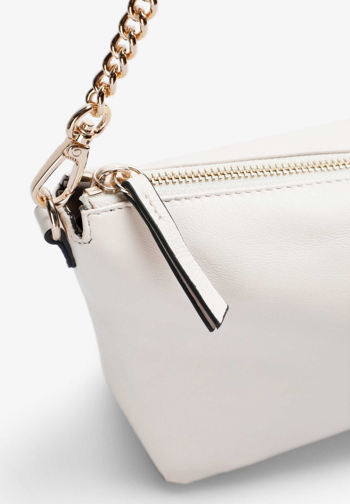 LEATHER BAG WITH CHAIN DETAIL