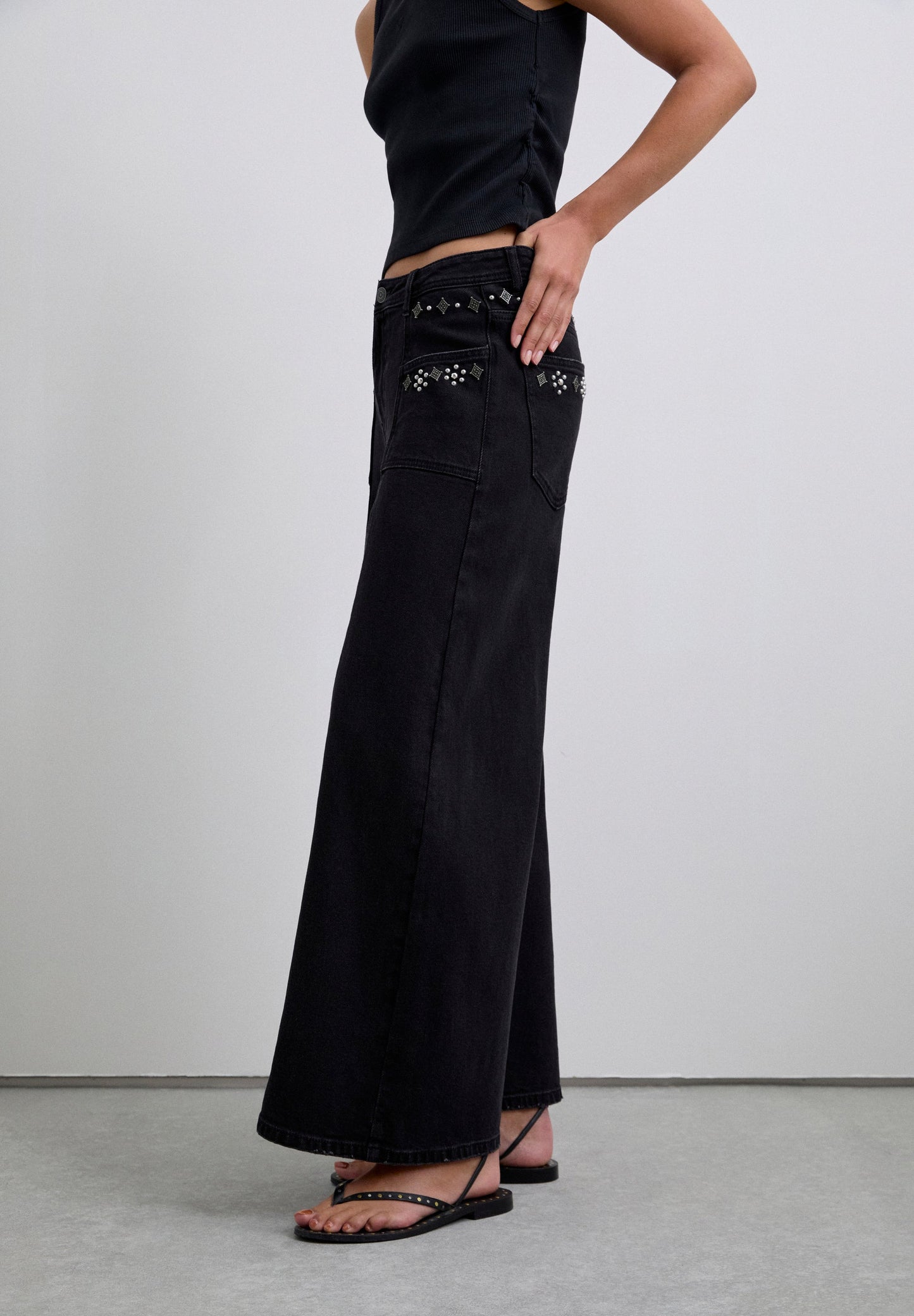 STUDDED CULOTTE JEANS