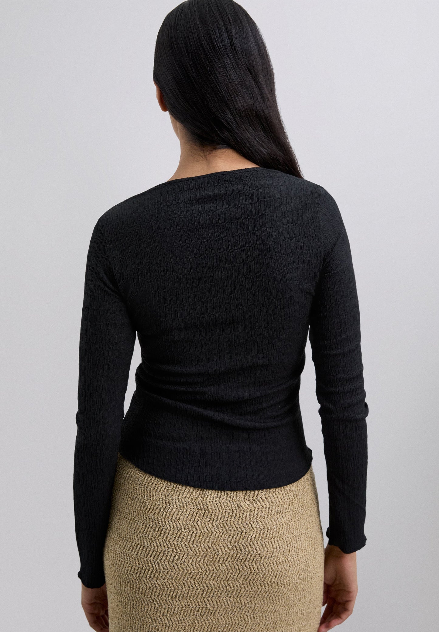 ASYMMETRIC NECKLINE TOP