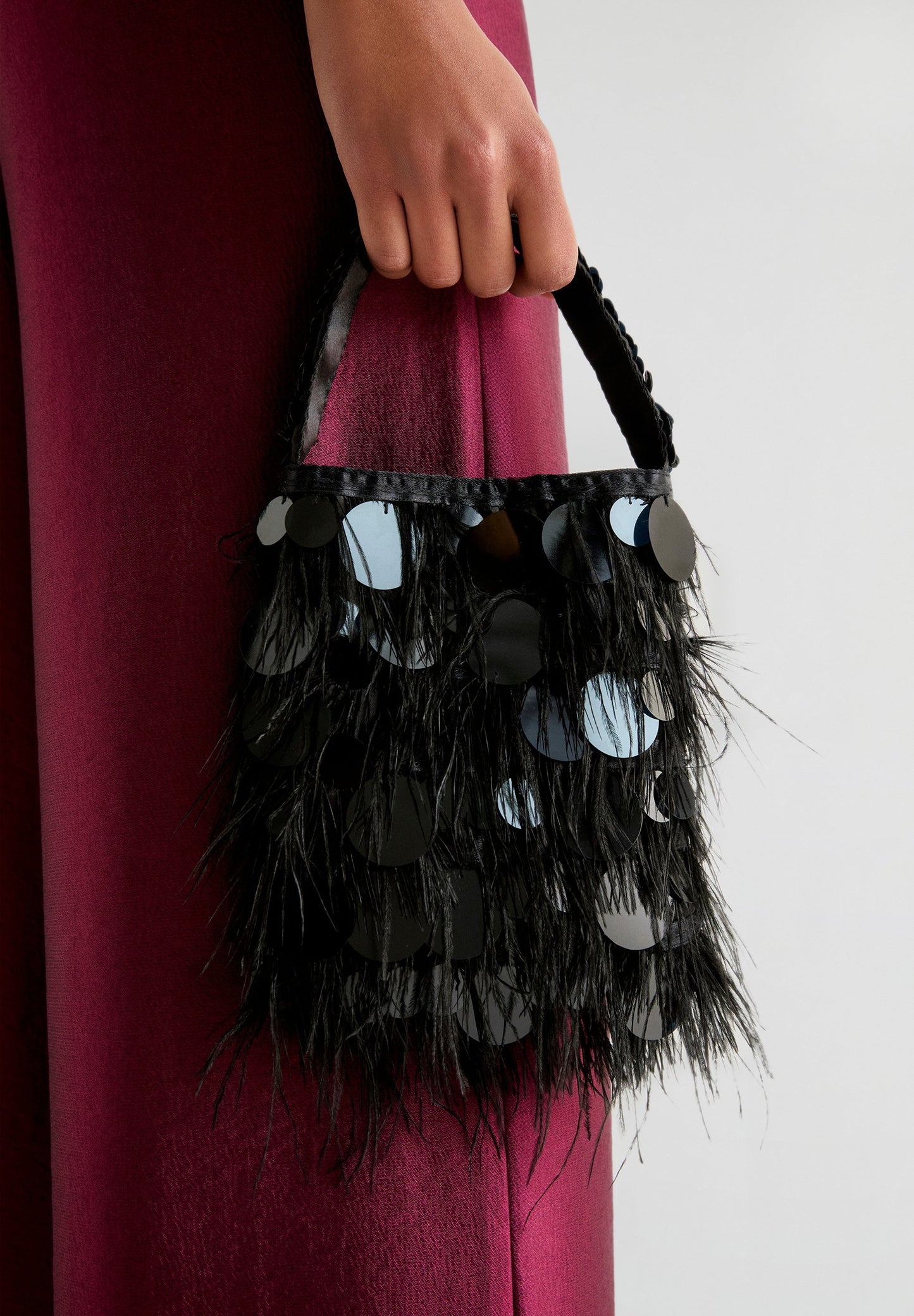 BAG WITH FEATHERS AND SEQUINS