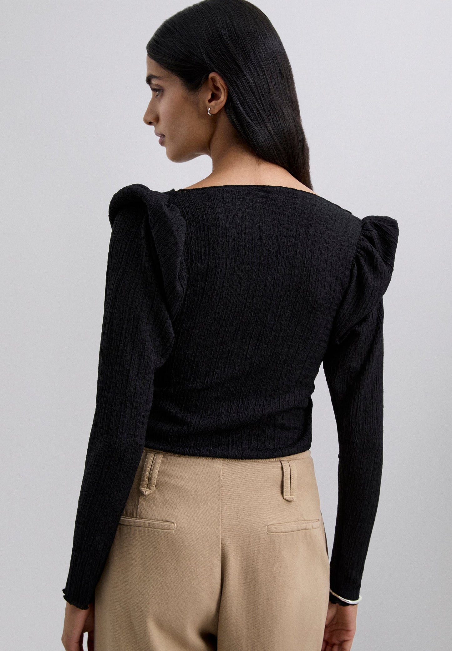 LONG SLEEVE RUFFLED T-SHIRT