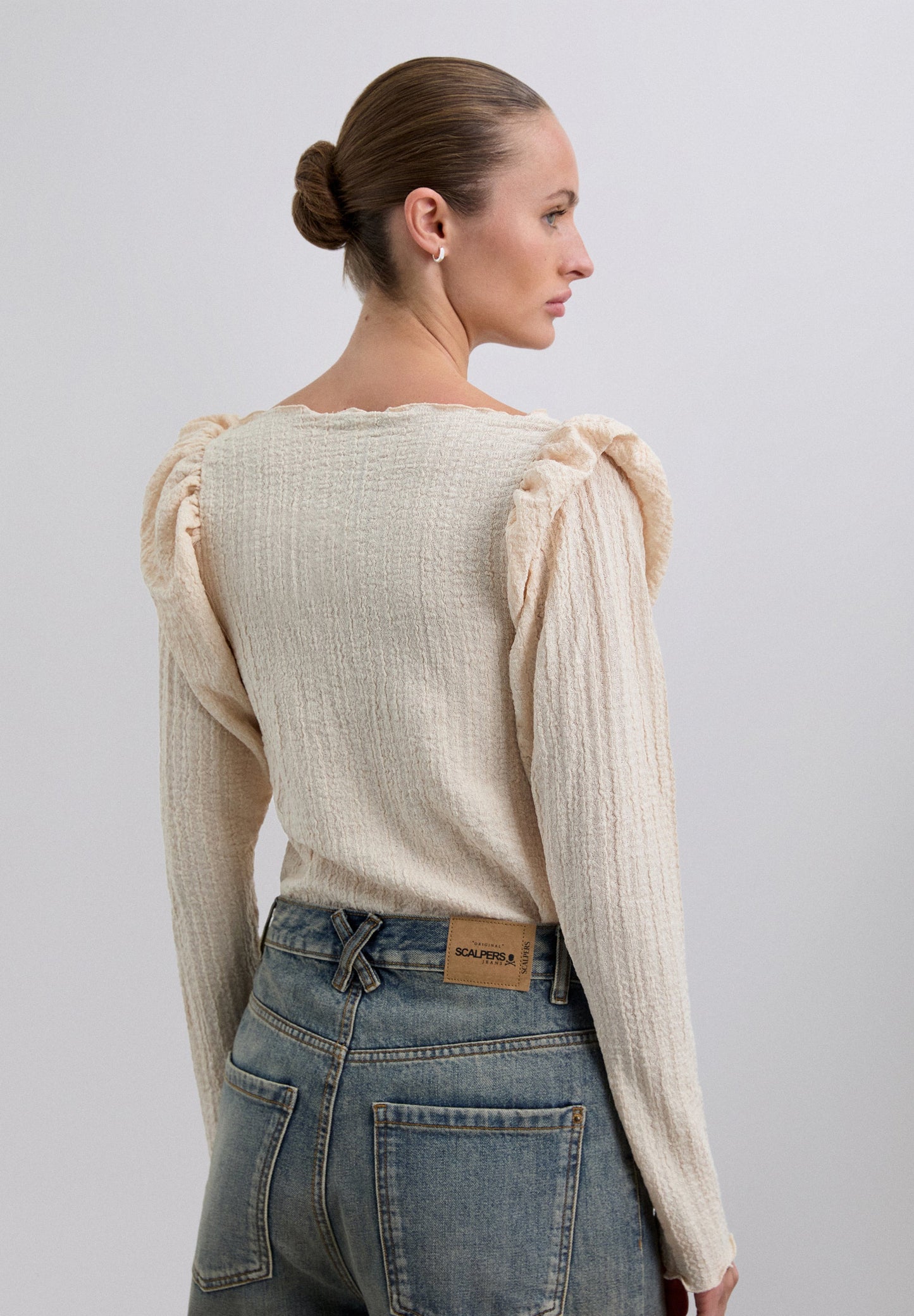 LONG SLEEVE RUFFLED T-SHIRT