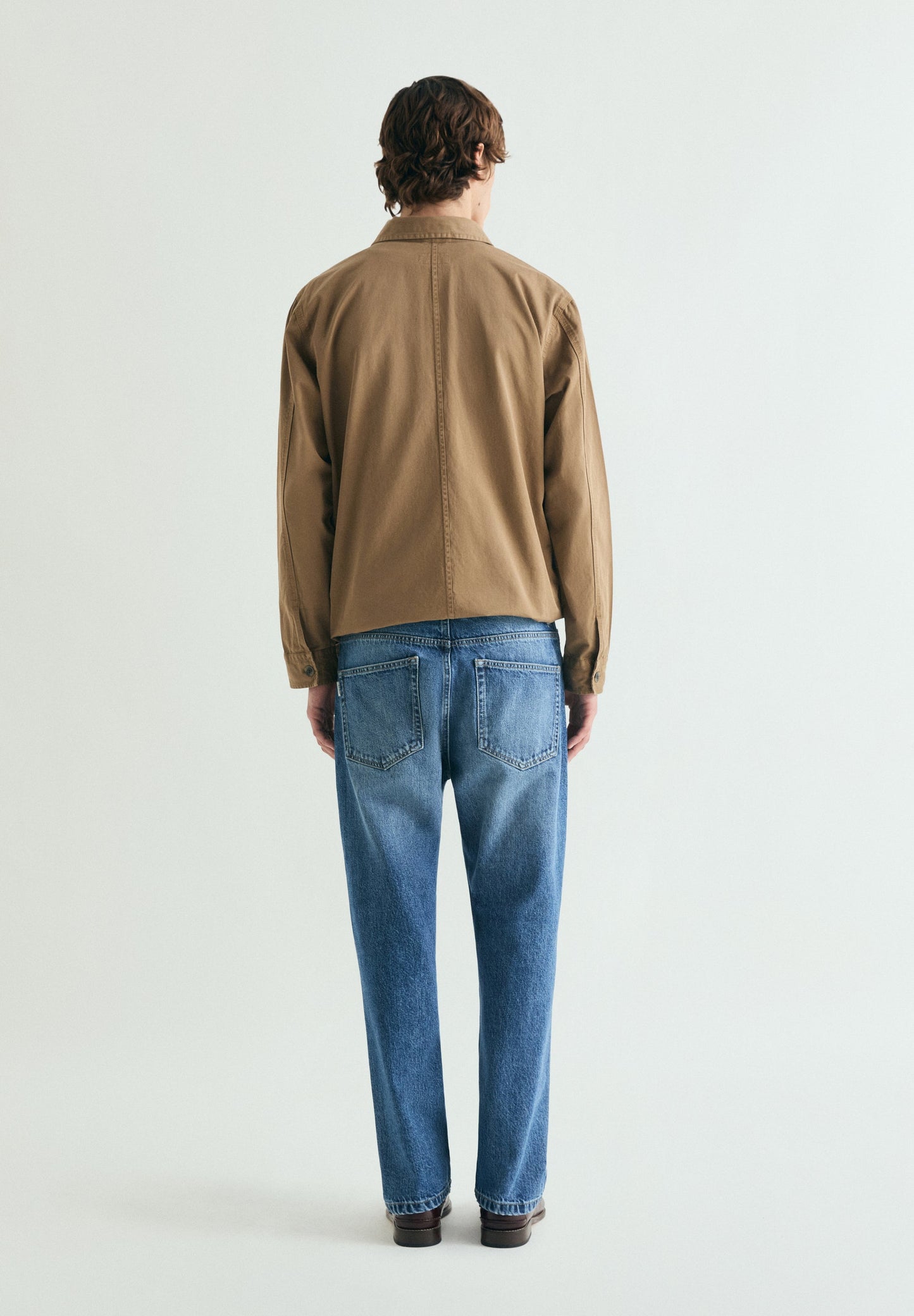 CROPPED FIT JEANS