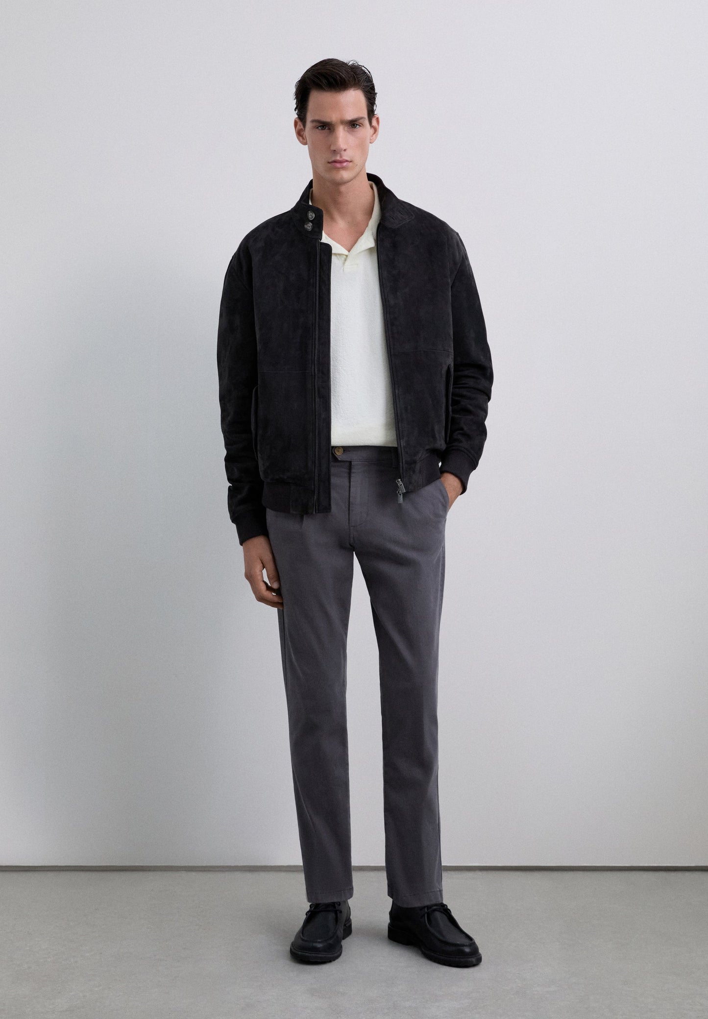 CHINO TROUSERS WITH DARTS