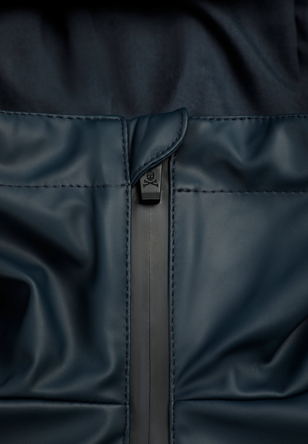 PARKA IMPERMEABLE CON CAPUCHA - Scalpers