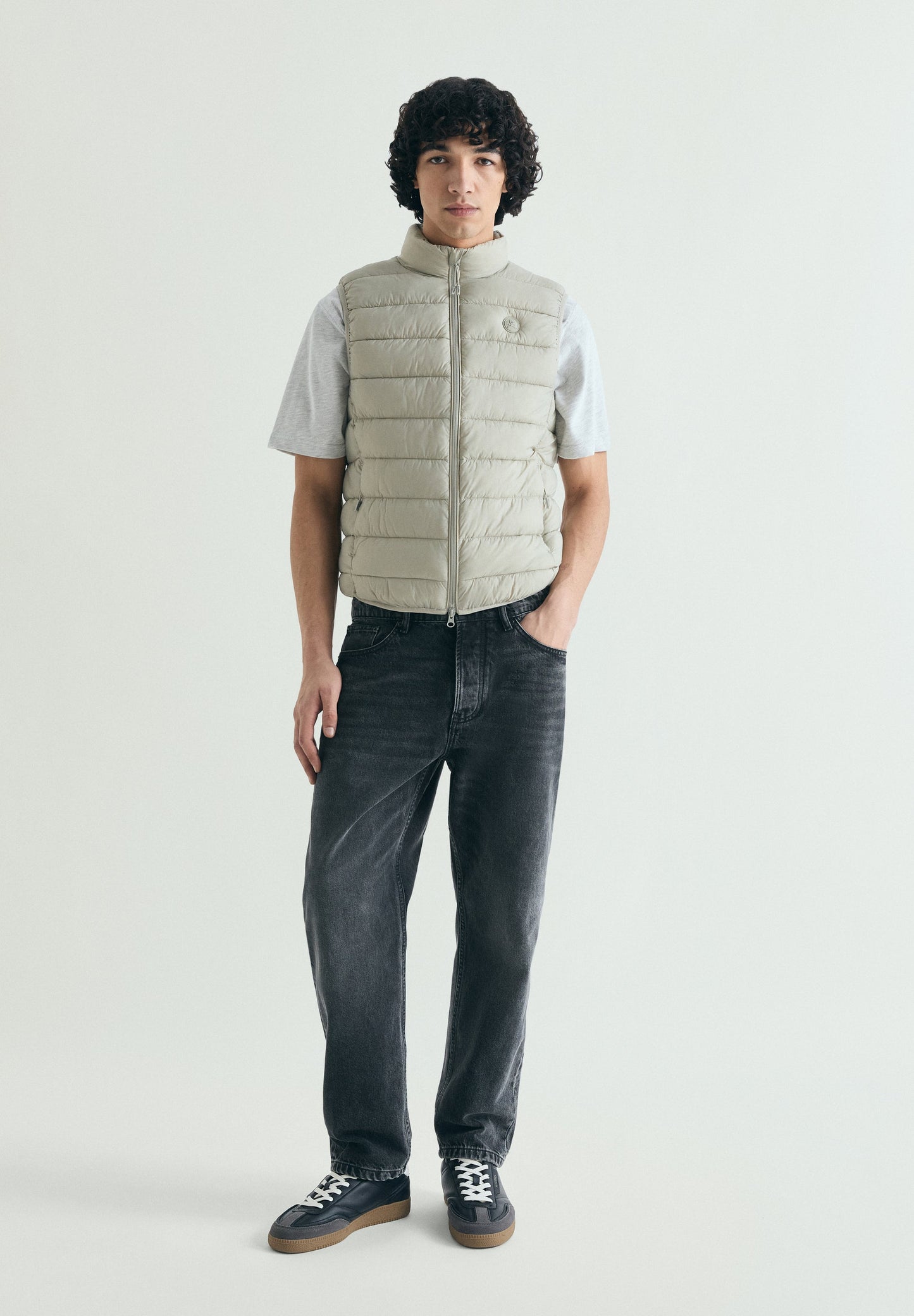 LIGHTWEIGHT PUFFER VEST