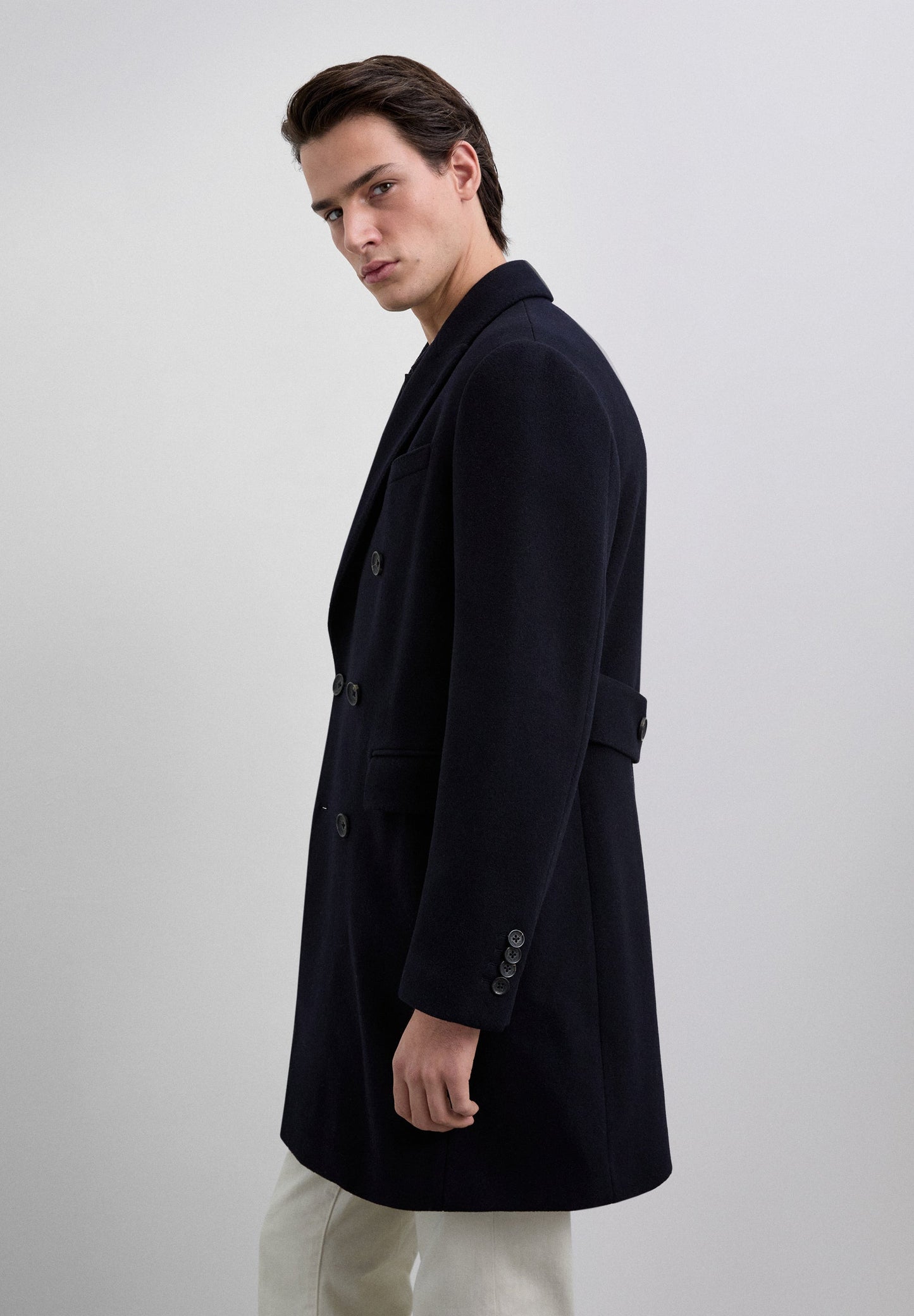 DOUBLE-BREASTED WOOL BLEND COAT