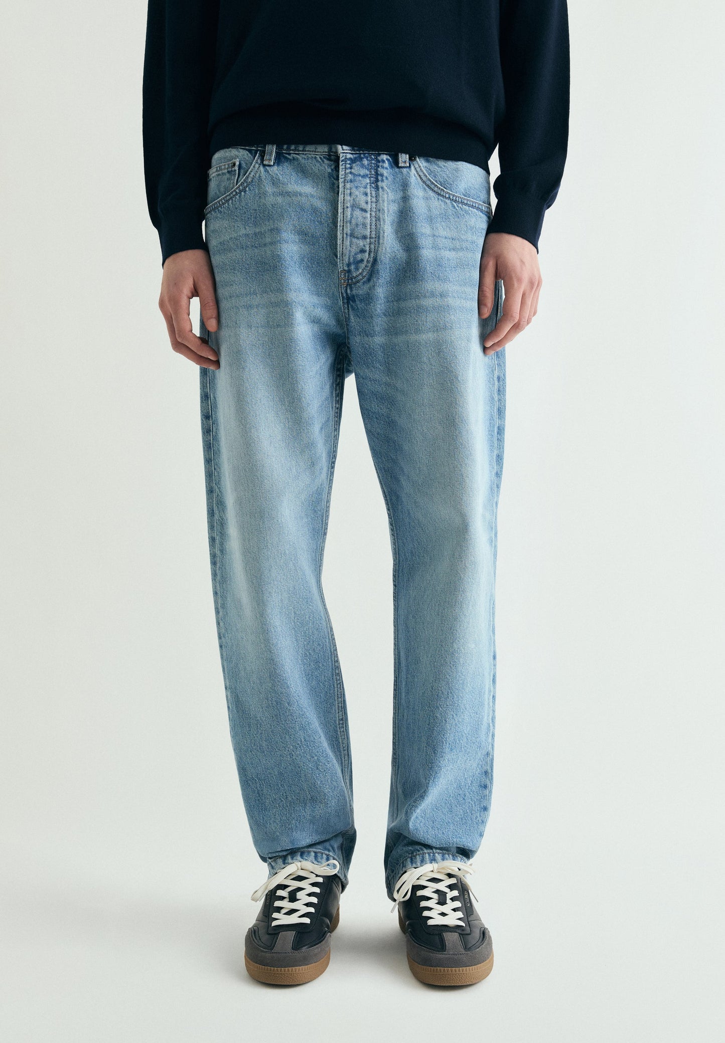 REGULAR FIT JEANS