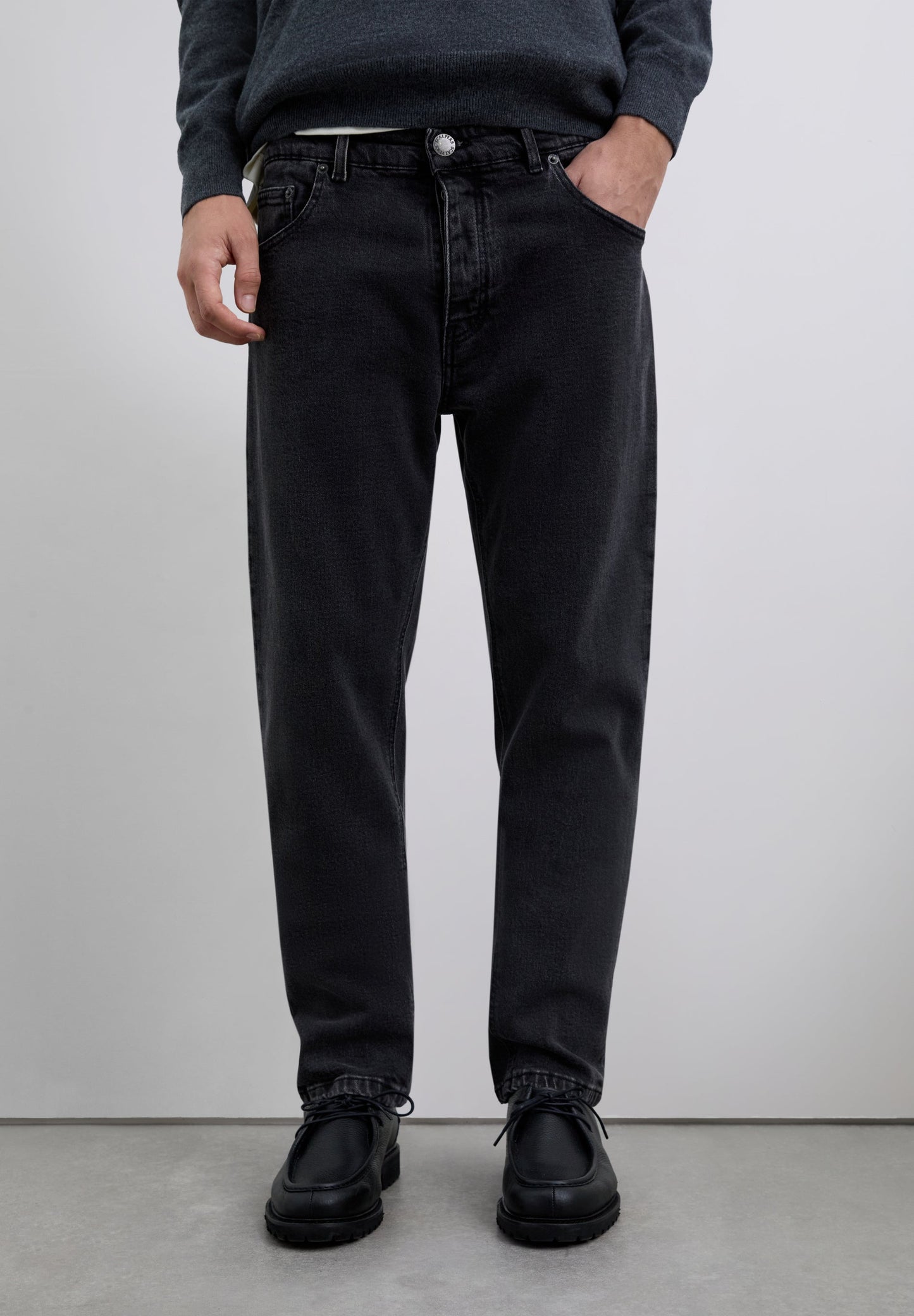 SLIM FIT JEANS