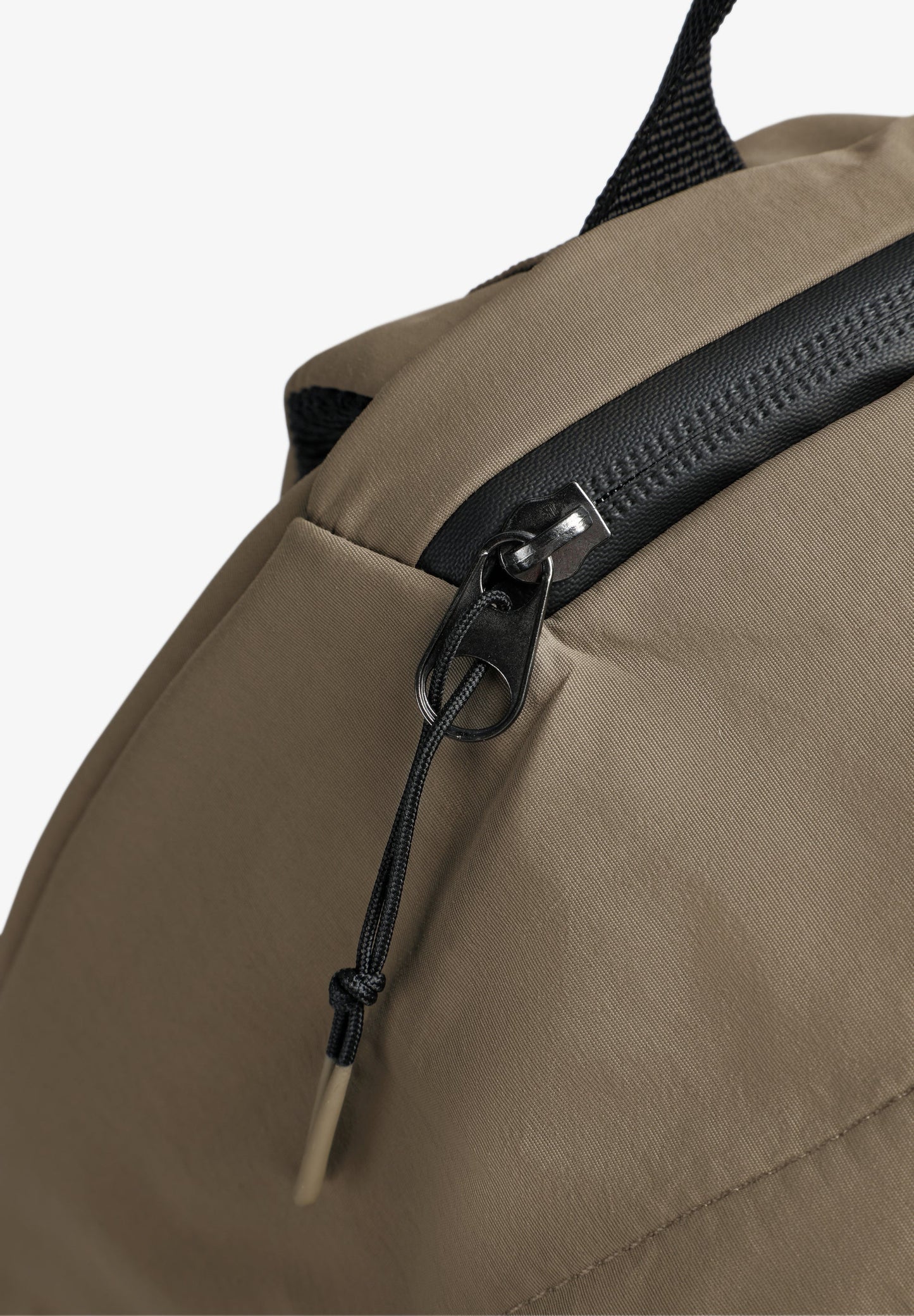 TECHNICAL BACKPACK TONAL LOGO