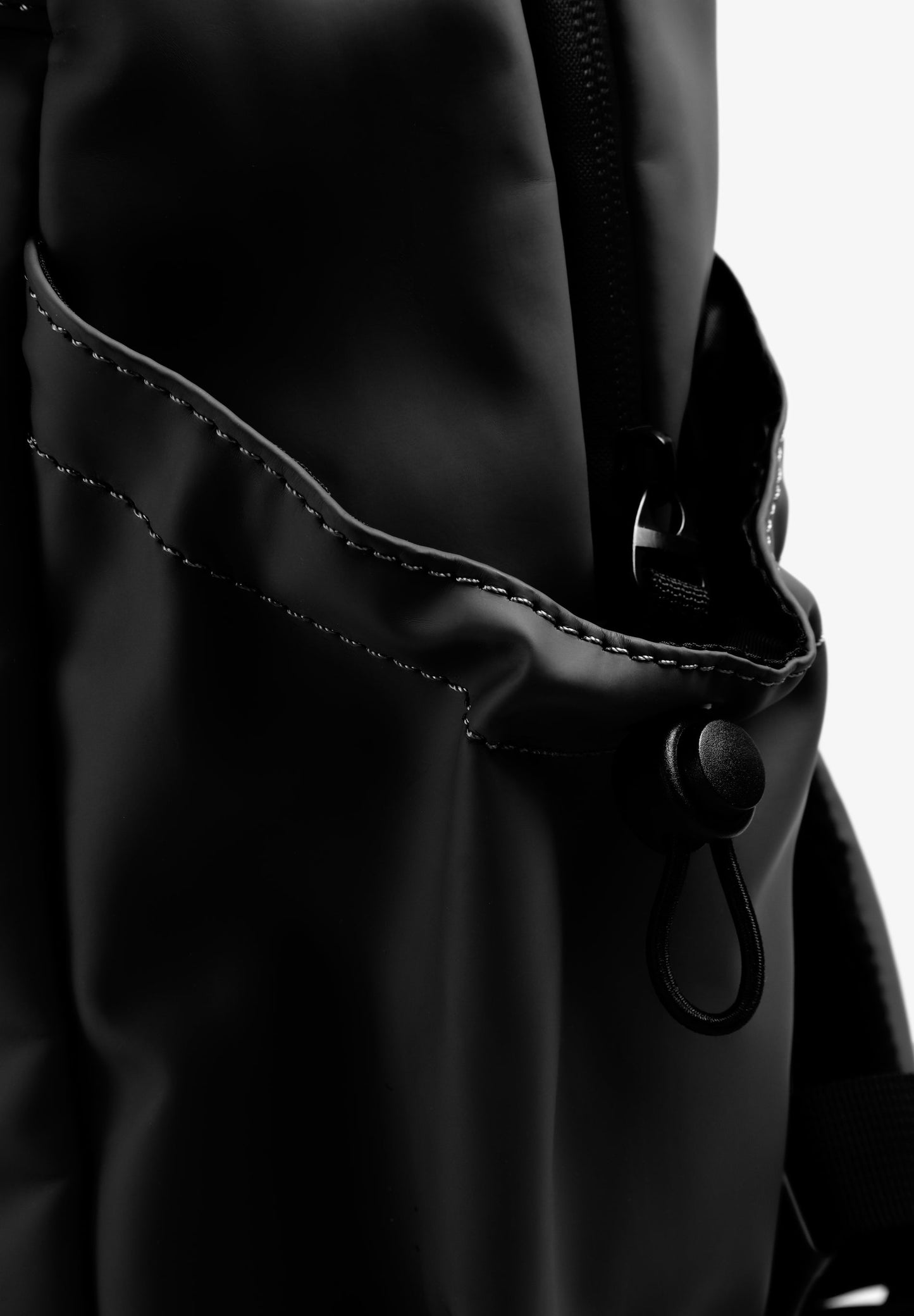 TECHNICAL BACKPACK WITH SKULL