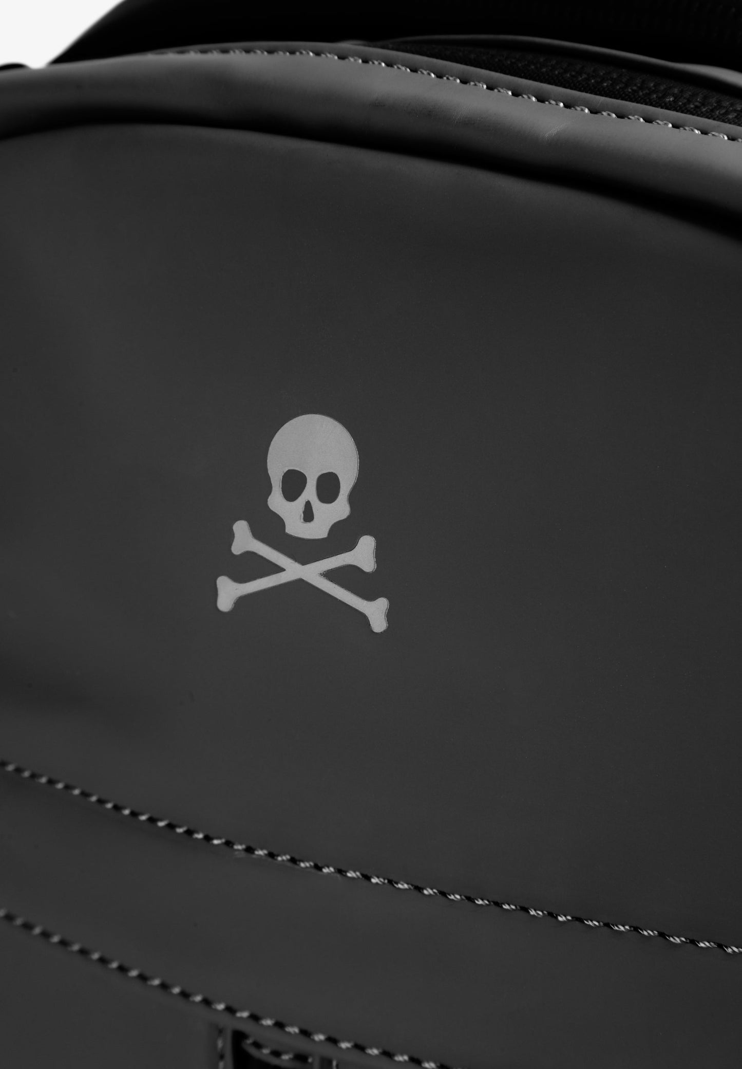 TECHNICAL BACKPACK WITH SKULL