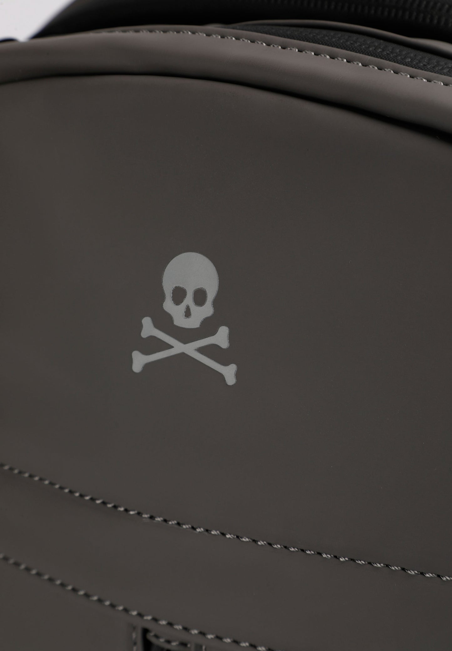 TECHNICAL BACKPACK WITH SKULL