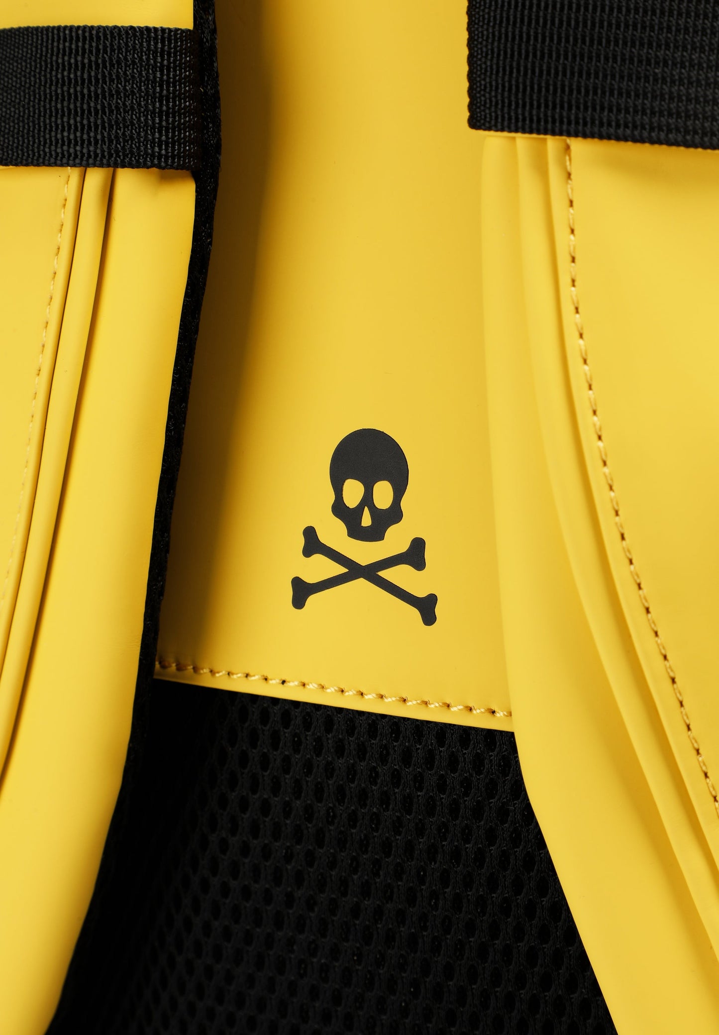 TECHNICAL BACKPACK WITH SKULL