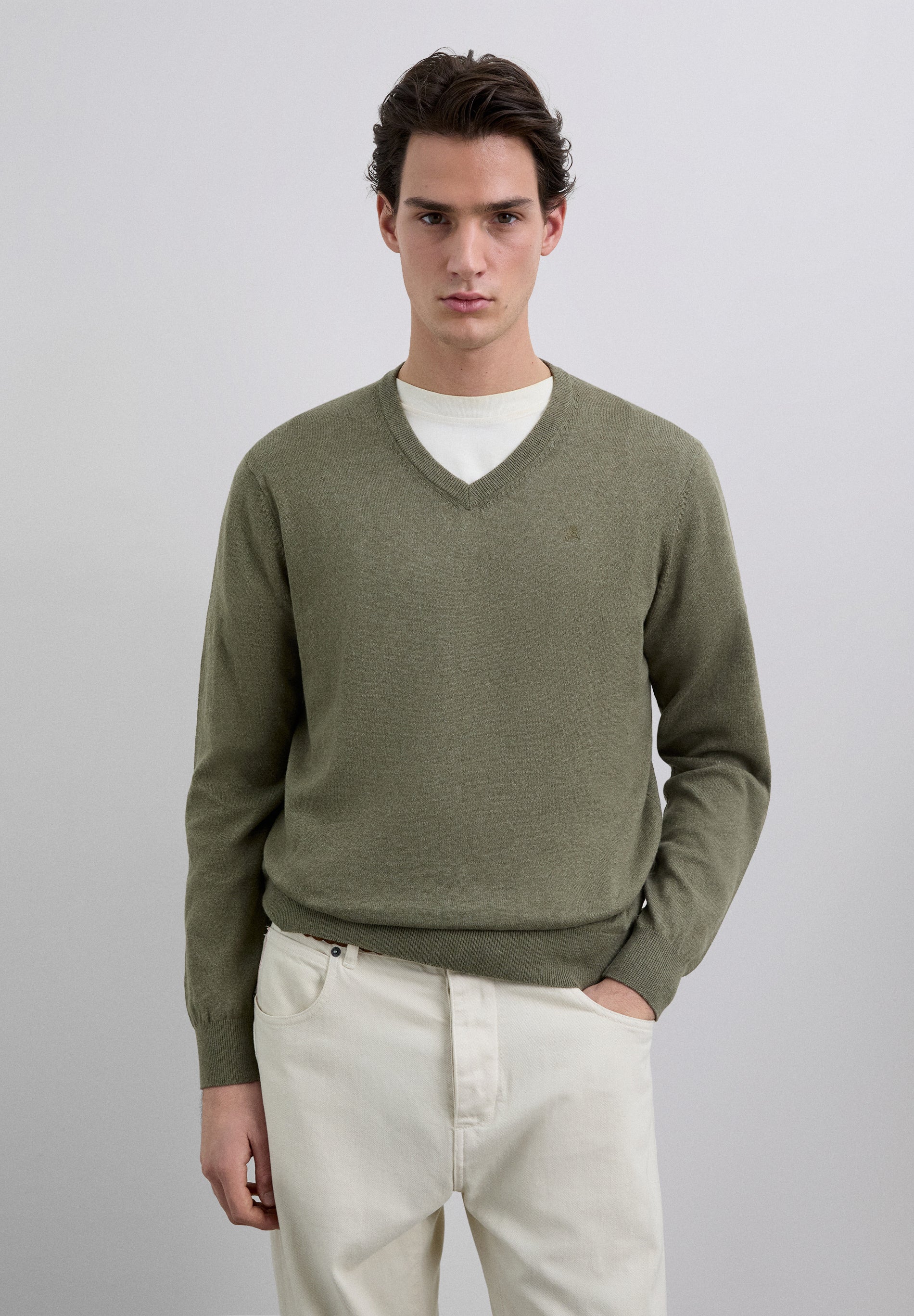 V-NECK SKULL SWEATER